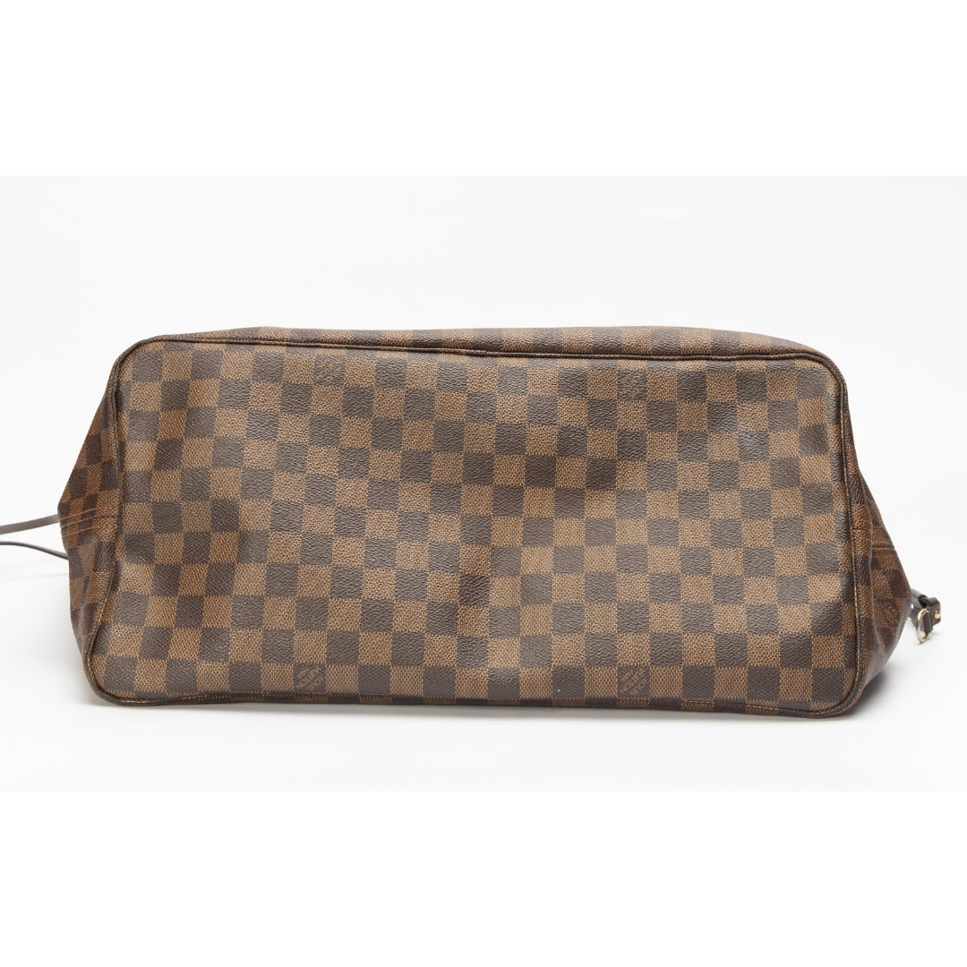 Louis Vuitton Monogram Neverfull MM tote bag