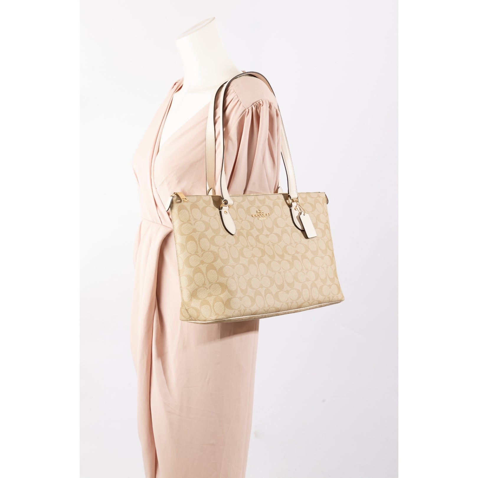 Coach Gallery  Beige Medium Tote Bag
