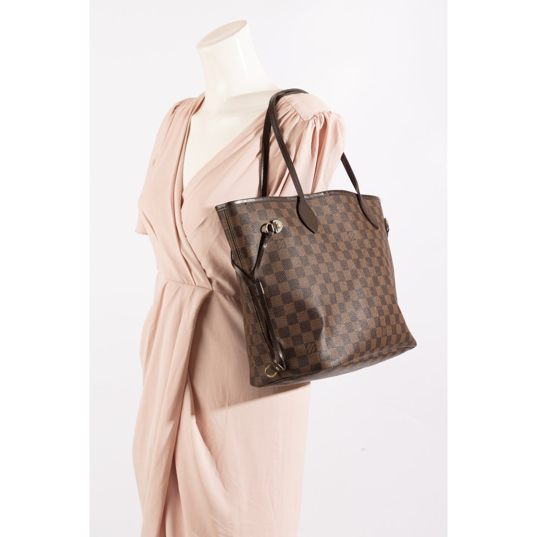 Louis Vuitton Monogram Neverfull MM tote bag