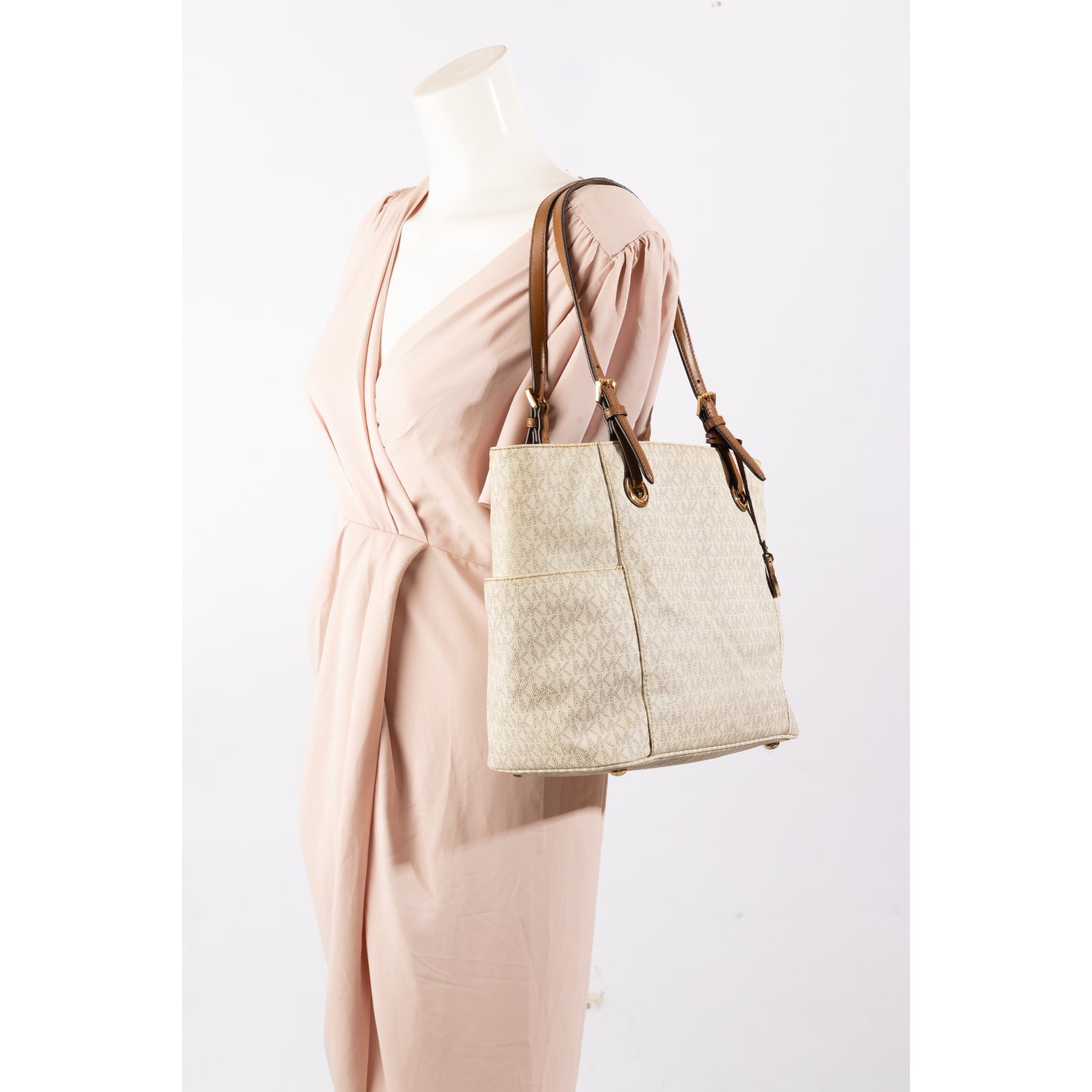 Michael Kors Off White Signature Canvas Jet Set Tote