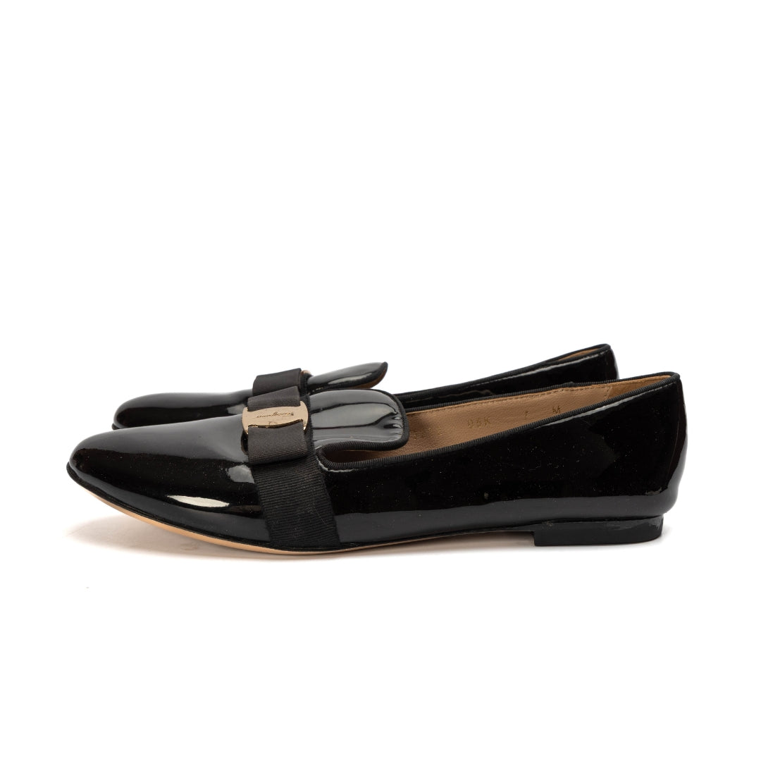 Salvatore Ferragamo Black Vara Bow Loafers