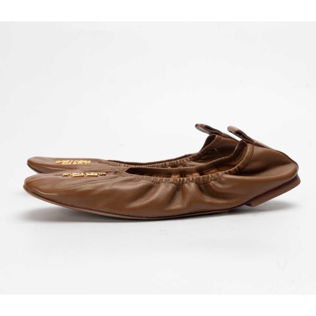 Tory Burch Britten Leather Ballet Flat In Brown