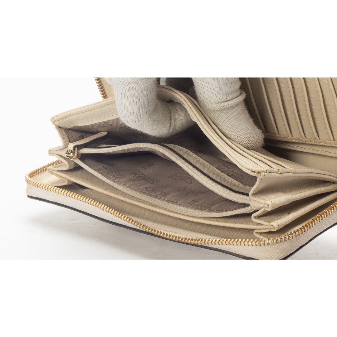 Michael Kors Off-White Continental Wallet