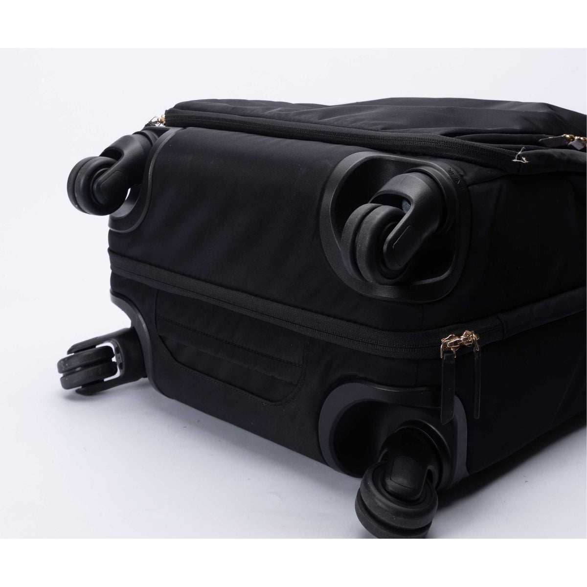 Tumi Voyageur Très Léger Carry On Rolling Suitcase