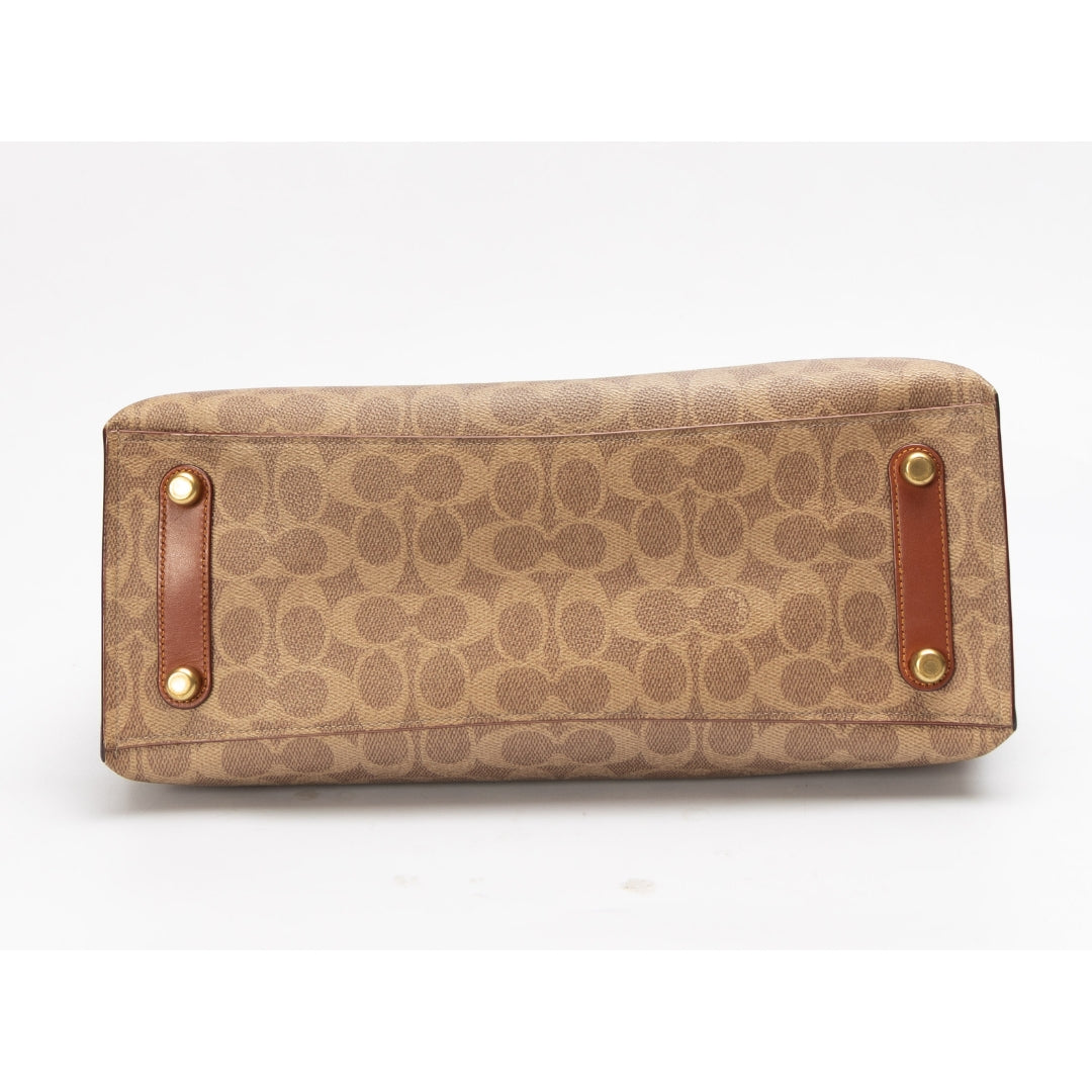 Coach Willow Tote In Signature Canvas