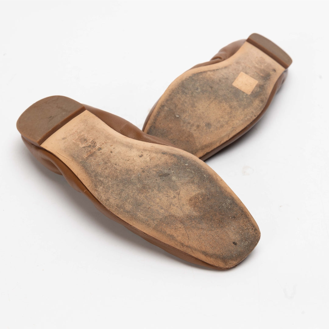 Tory Burch Britten Leather Ballet Flat In Brown