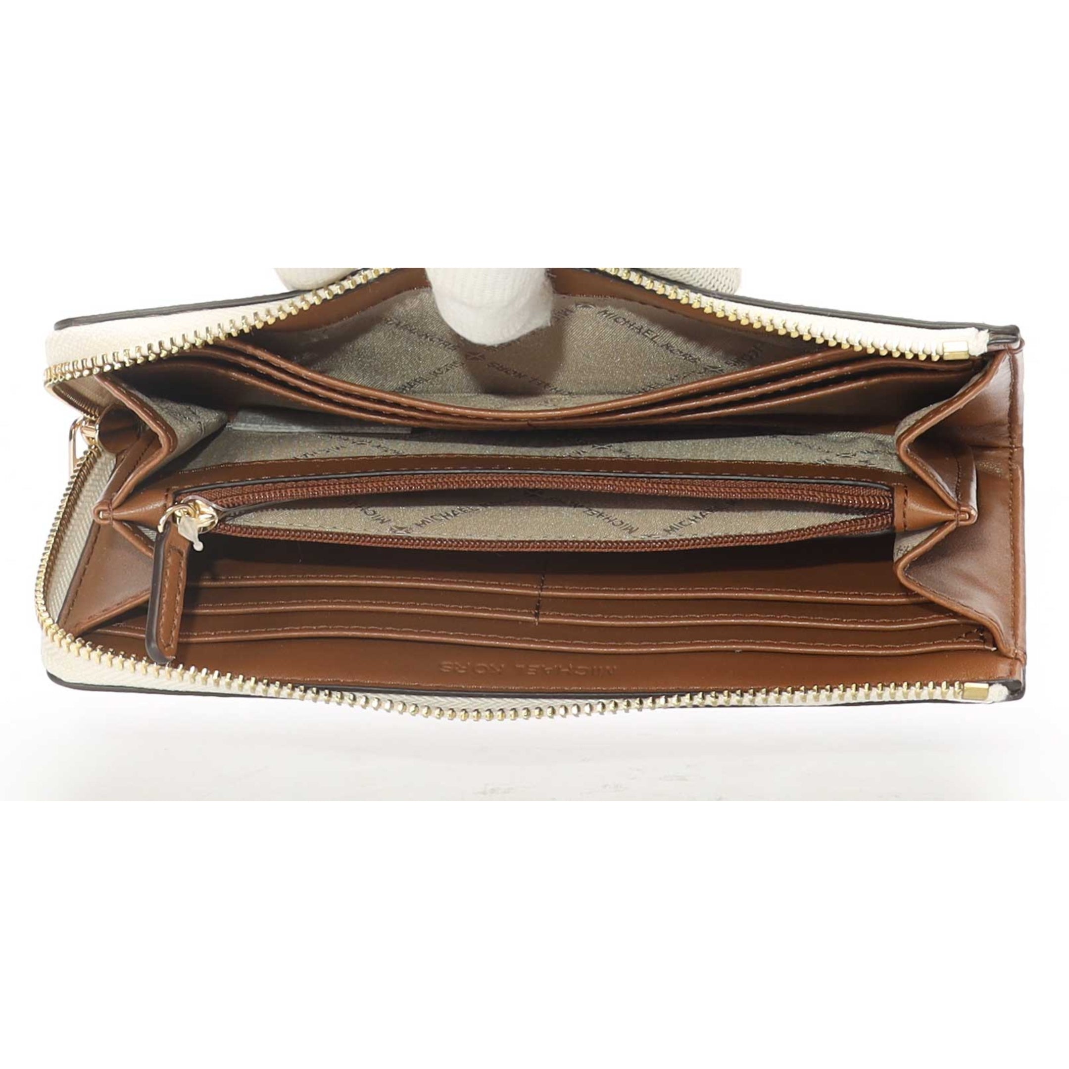 Michael Kors Vanilla Jet Set Zip Wallet