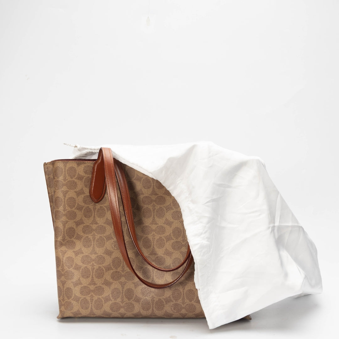 Coach Willow Tote In Signature Canvas
