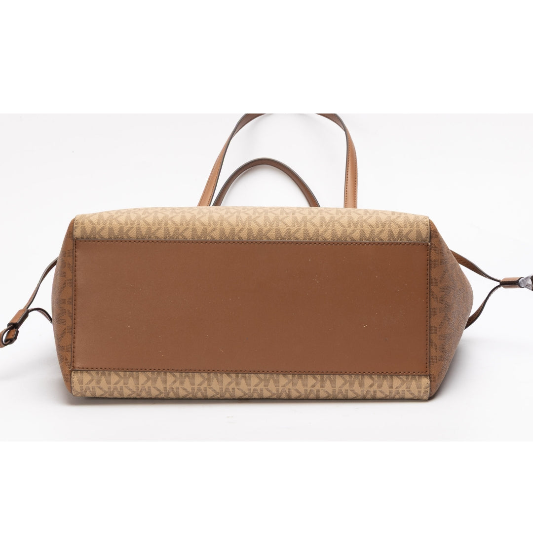 Michael Kors Voyager Tote Bag