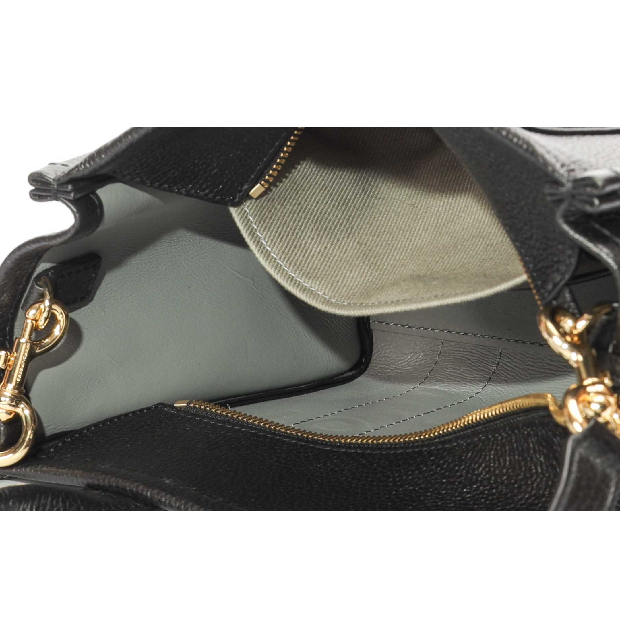 Marc Jacobs The Leather Medium Black Tote