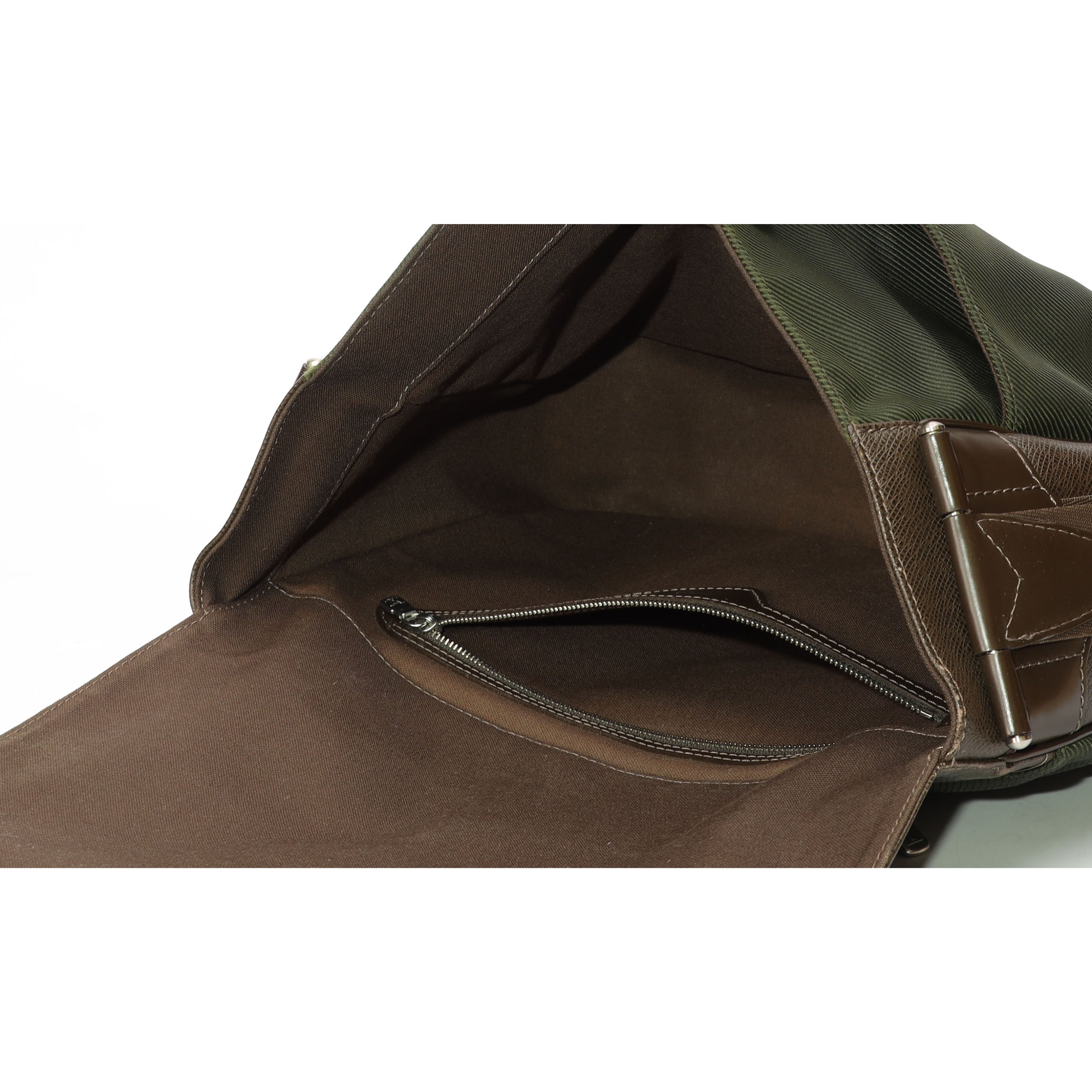 Louis Vuitton Grizzli Taiga Roman Messenger Bag