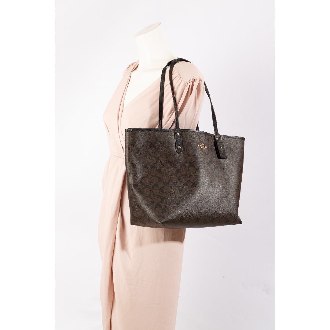 Coach Signature Canvas Medium City Tote