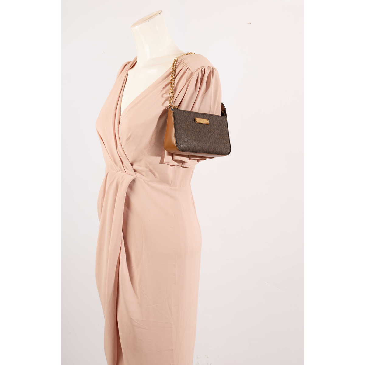 Michael Kors Logo Jet Set Signature Pochette