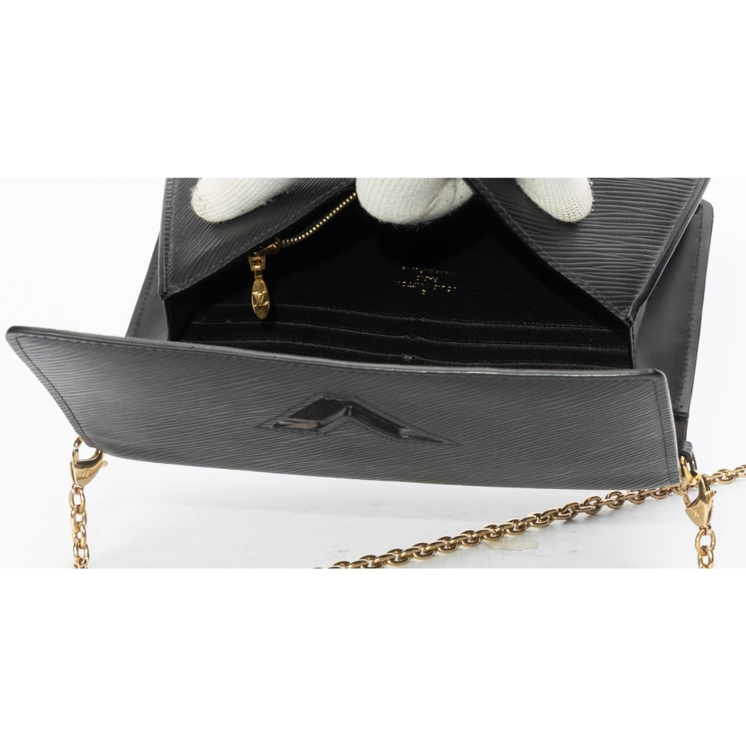 Louis Vuitton Twist Belt Wallet On Chain leather crossbody bag