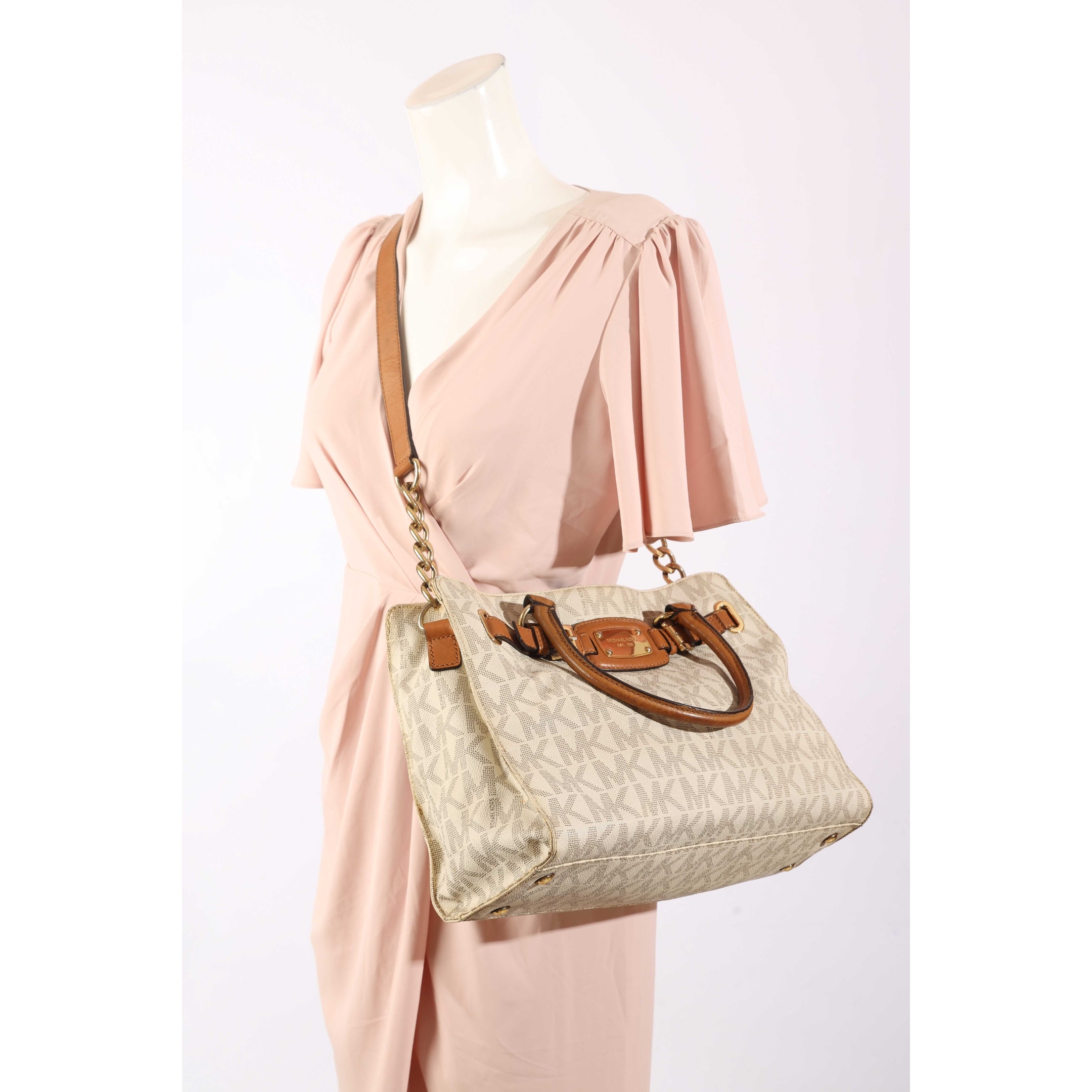 Michael Kors Logo Vanilla East West Hamilton Tote