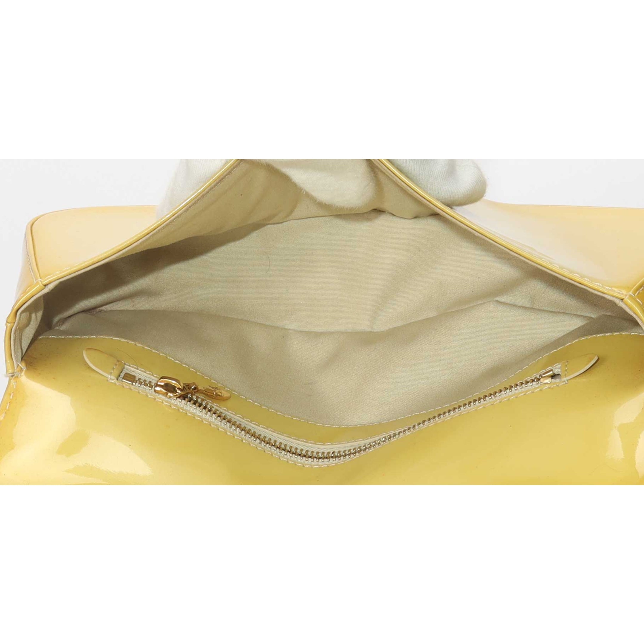 Louis Vuitton Sunshine Vernis Sobe Clutch