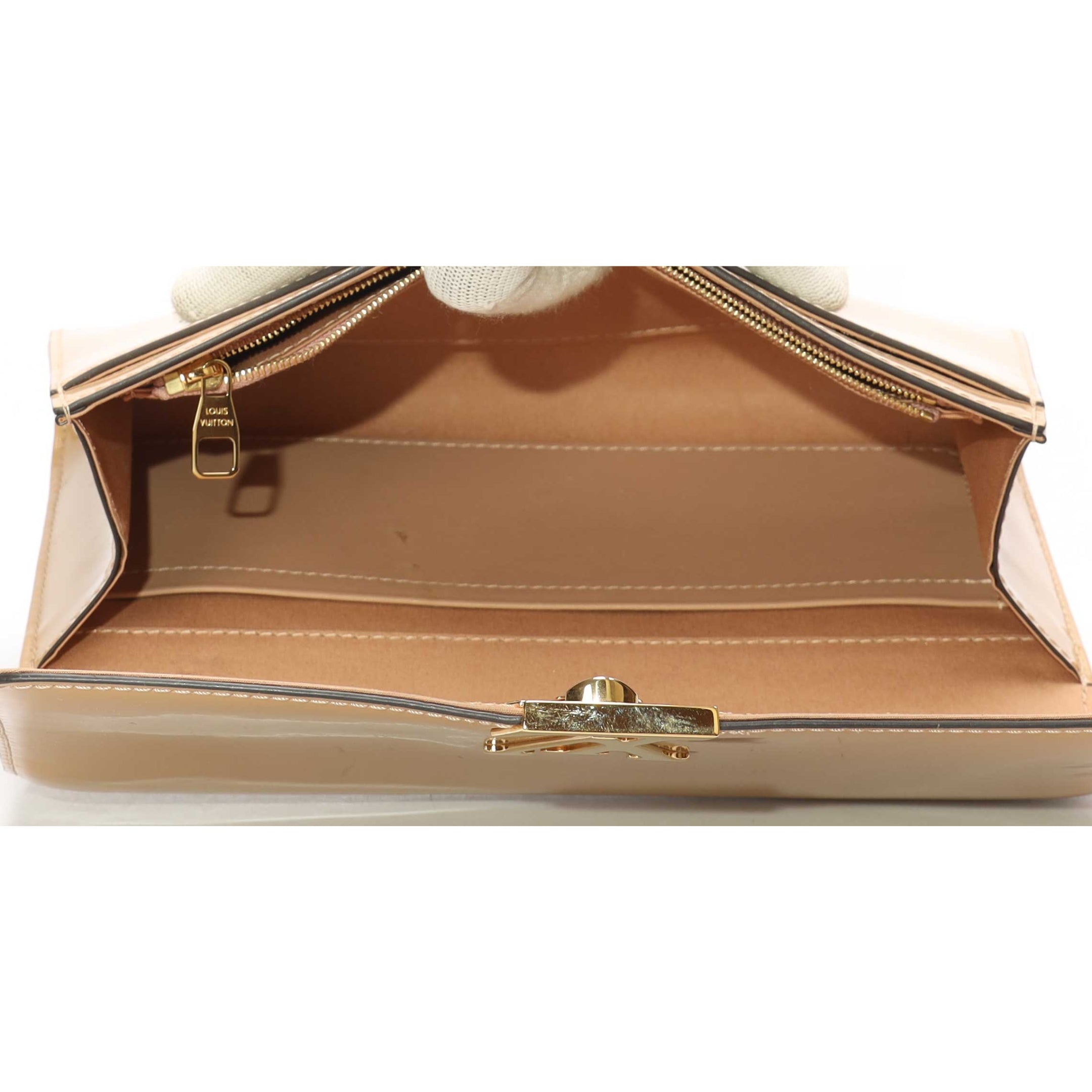 Louis Vuitton Beige Vernis Louise Clutch