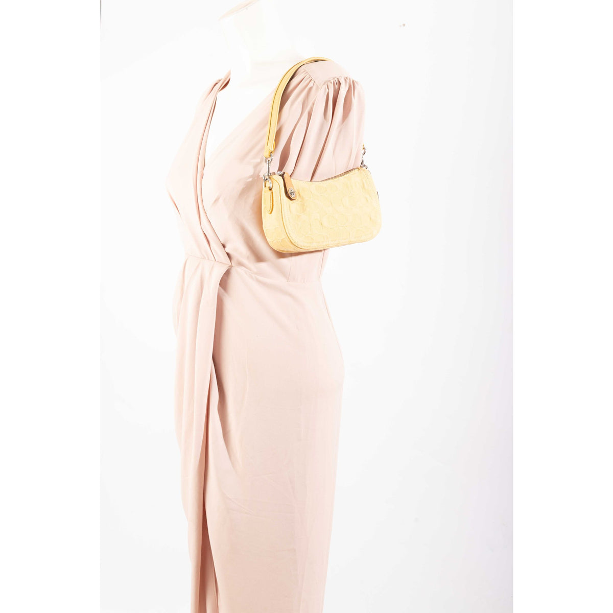 Coach Swinger Signature Shoulder Bag