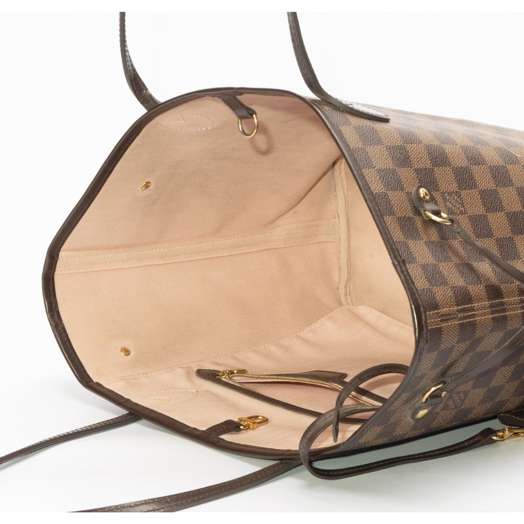 Louis Vuitton Monogram Neverfull MM tote bag
