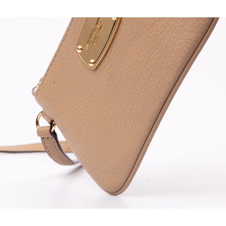 Michael Kors Jet Set Item Wristlet