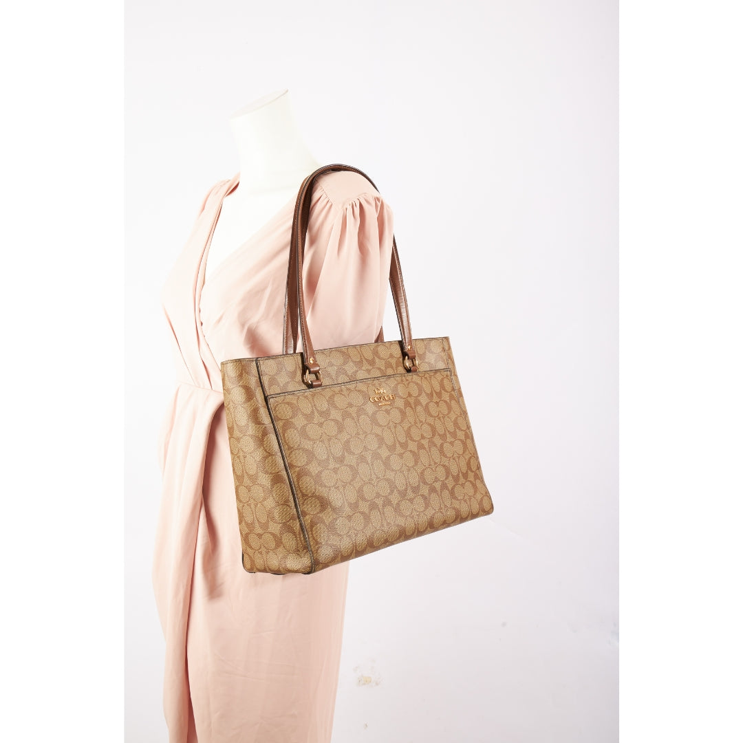 Coach Addison Tote In Signature Canvas