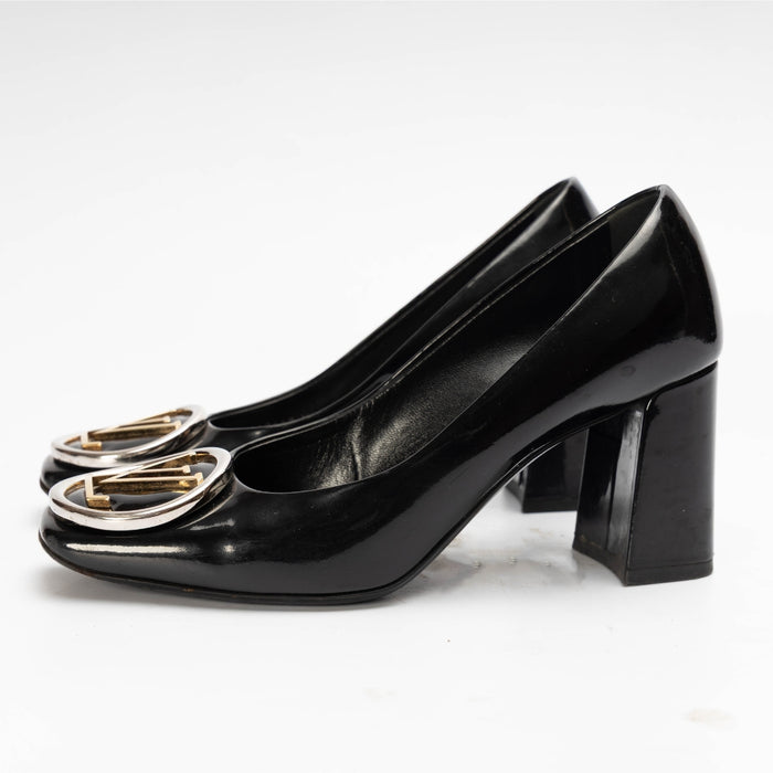 lack Madeleine Logo Block Heel Pumps