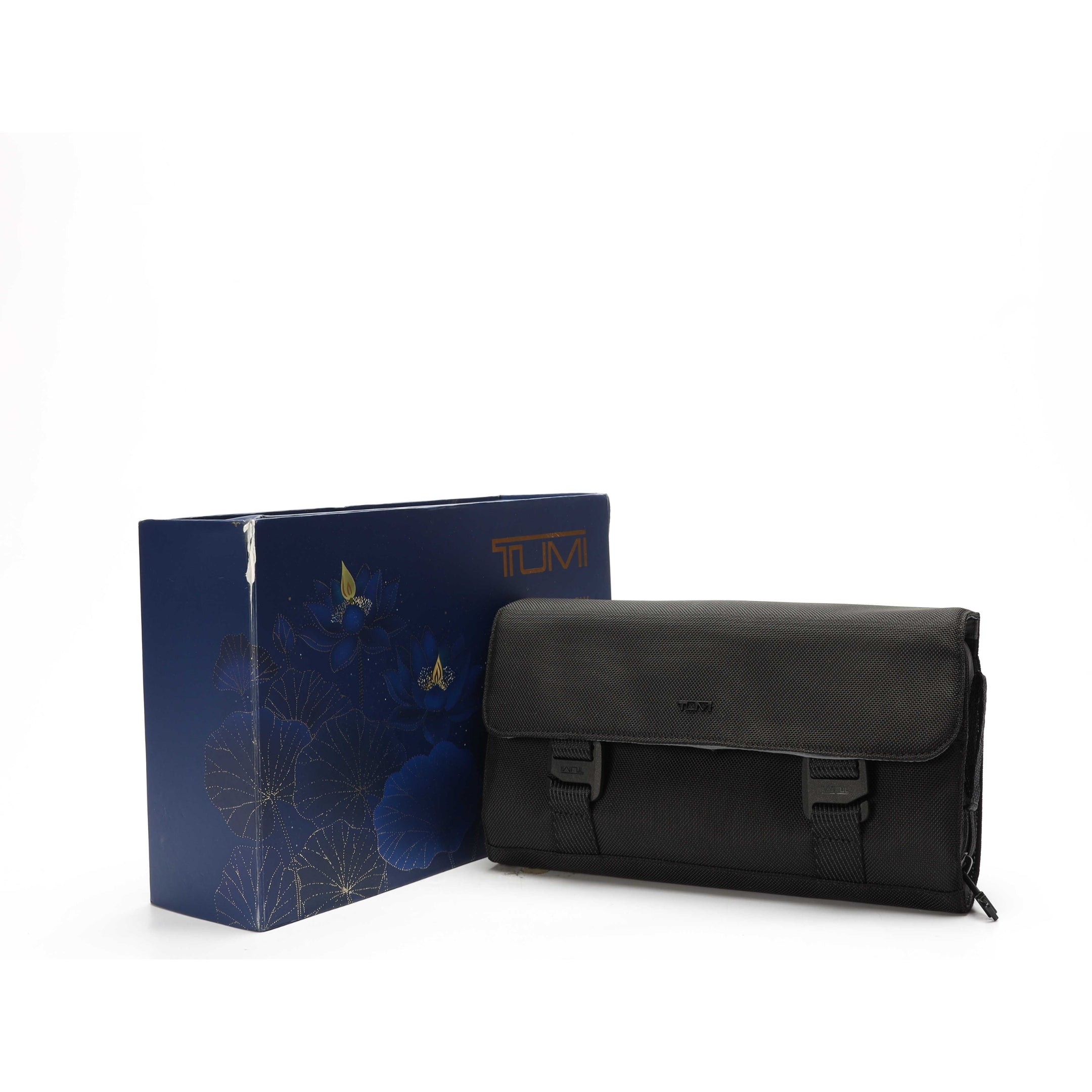 Tumi Hanging Travel Kit