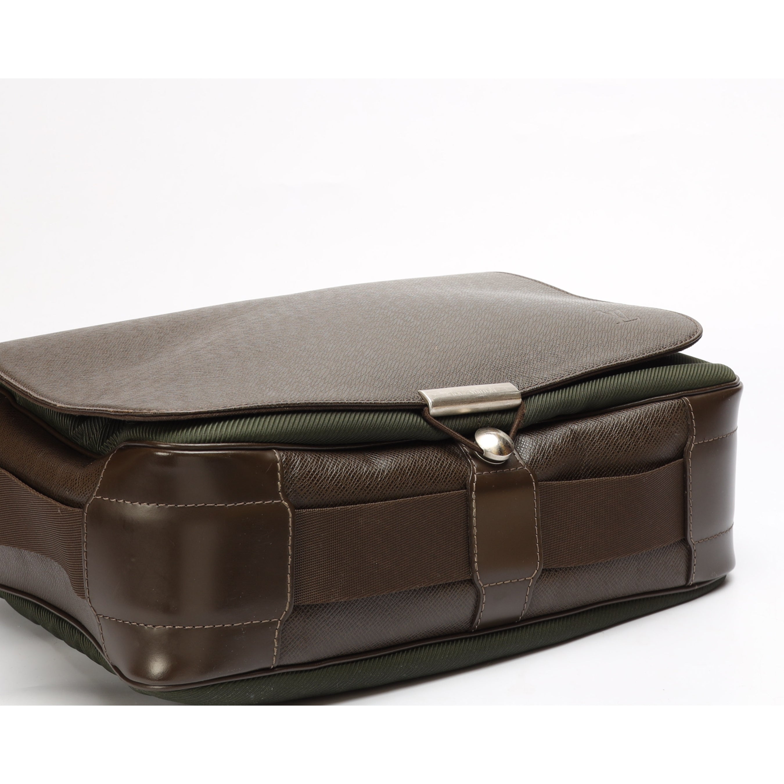 Louis Vuitton Grizzli Taiga Roman Messenger Bag