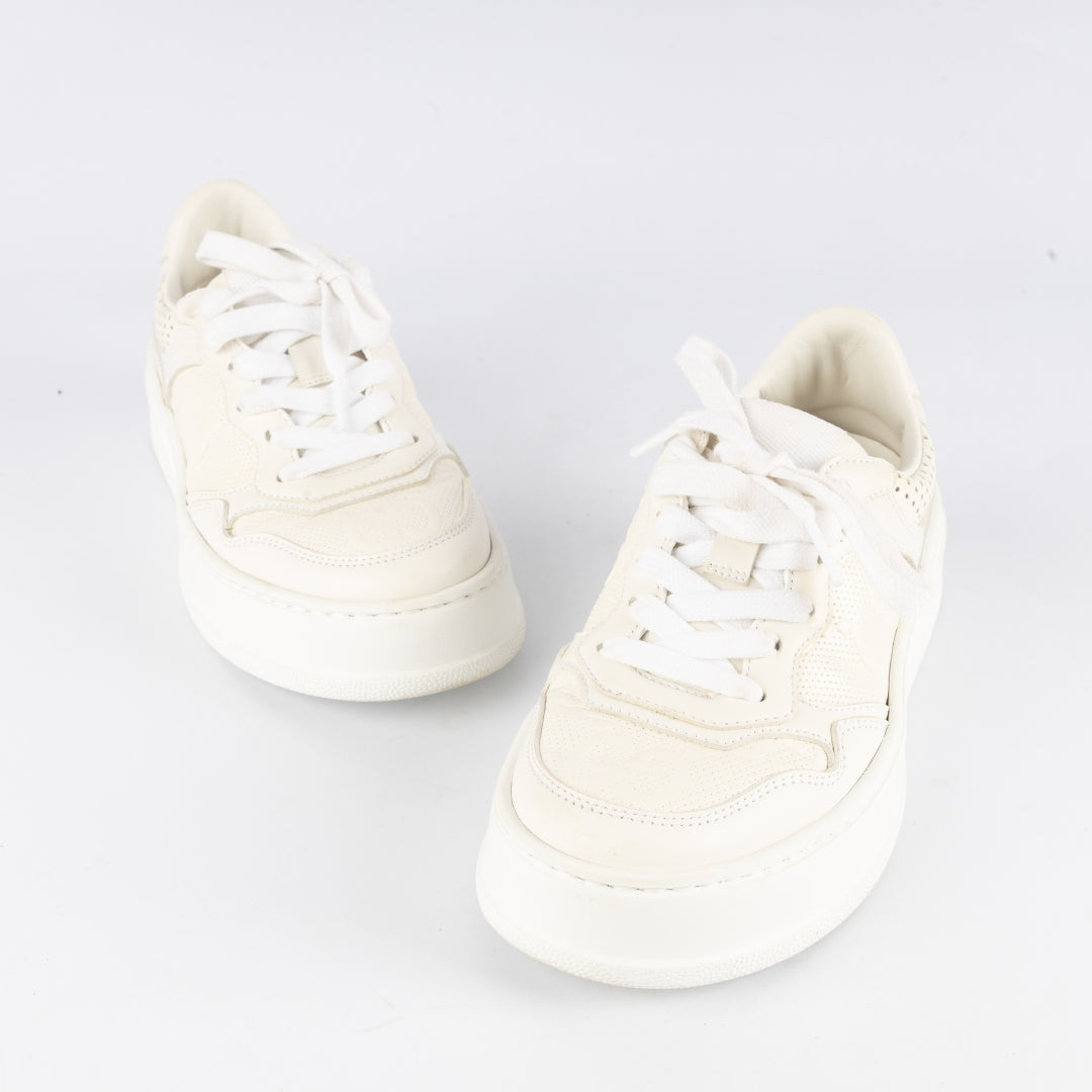 Gucci White Leather GG Low Top Sneakers