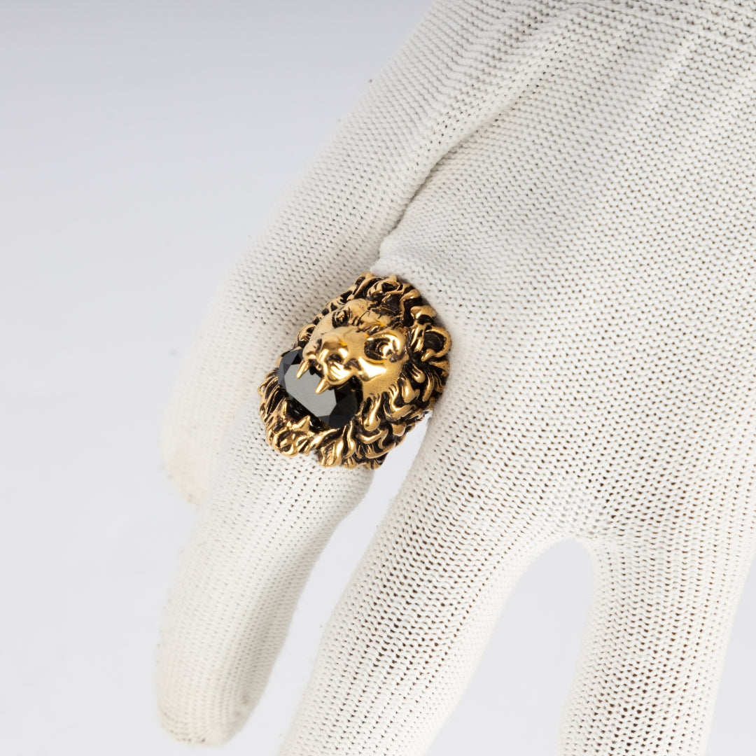 Gucci Lion Head Motif Crystal Ring