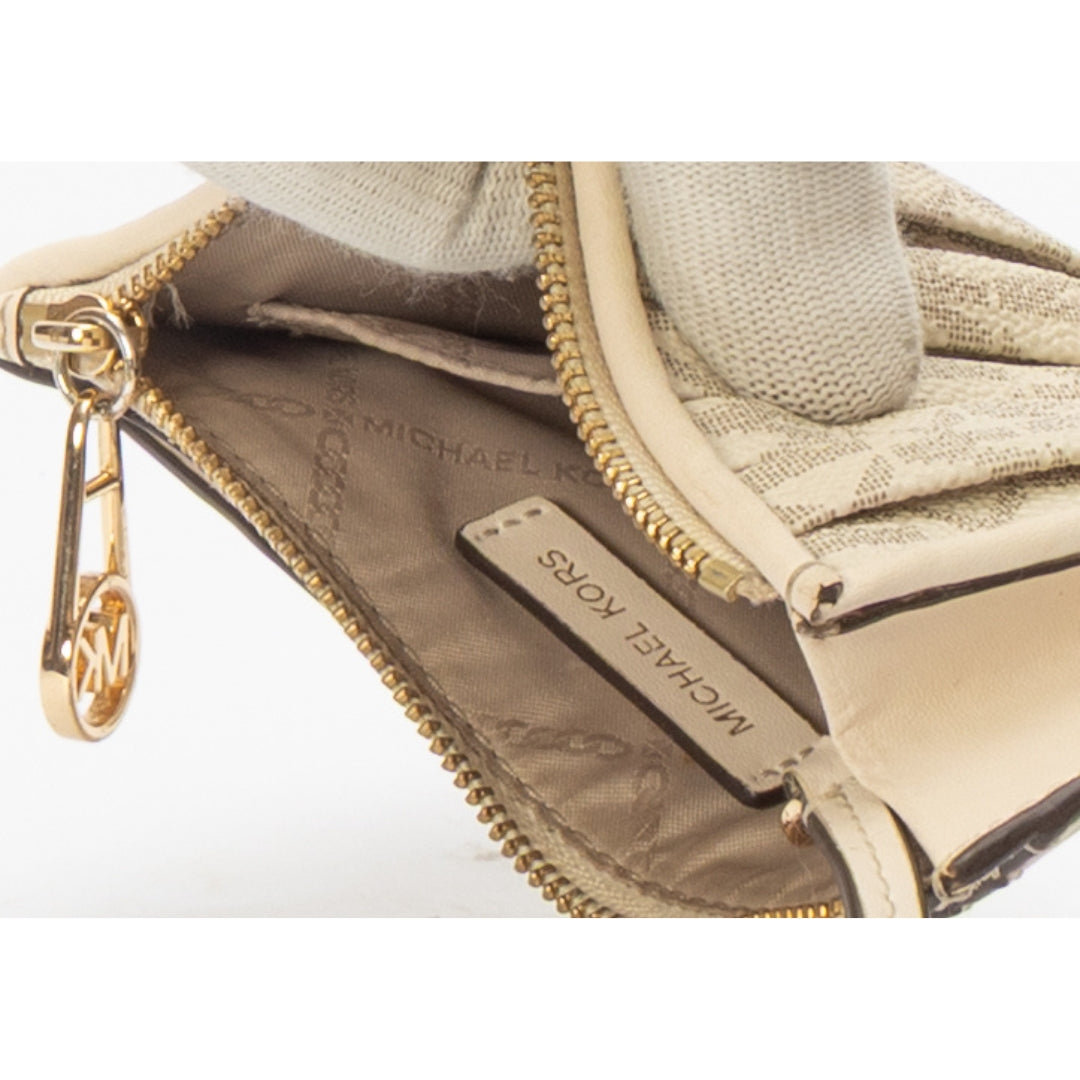 Michael Kors Vanilla Jet Set Charm Wallet