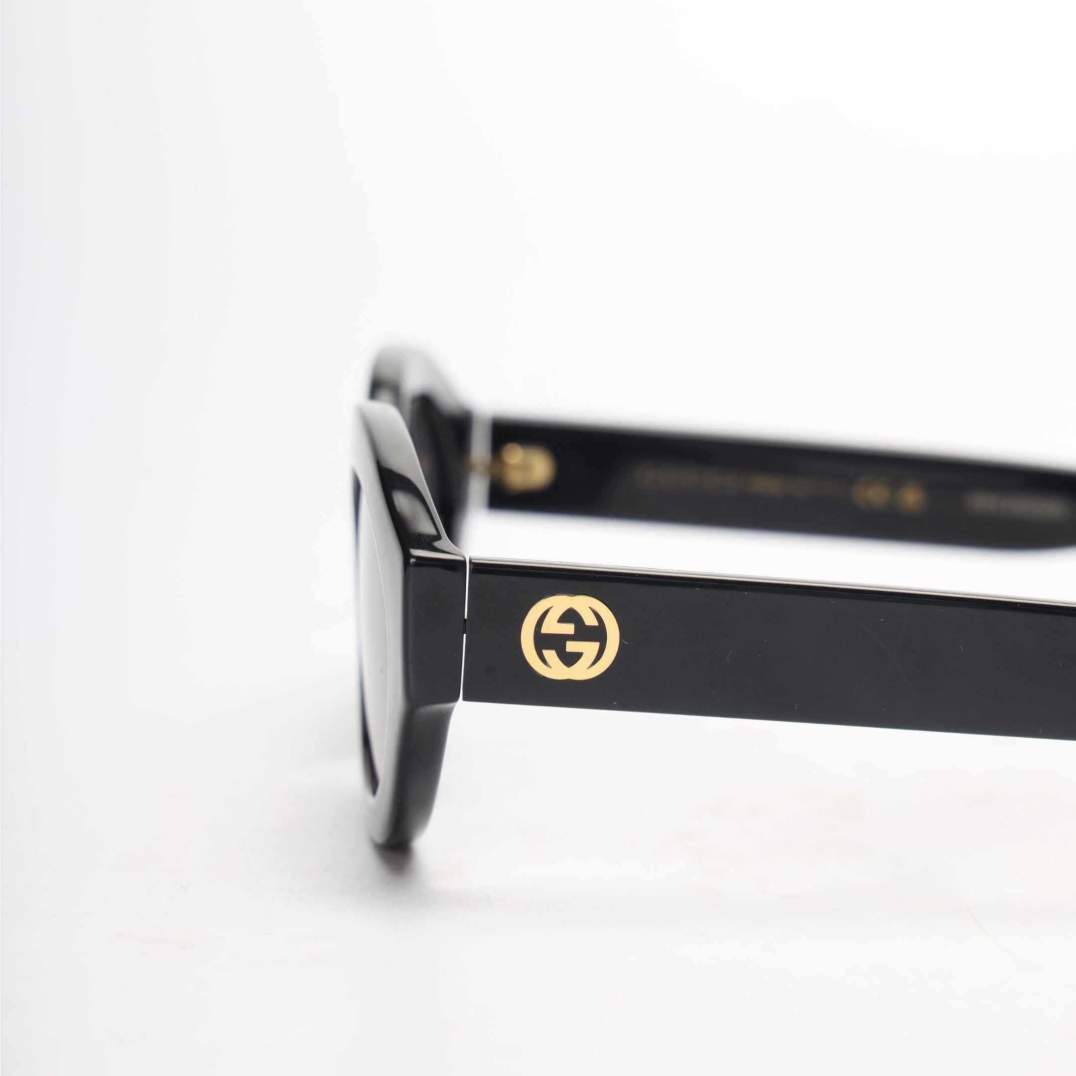 Gucci Black Oval Frame Sunglasses