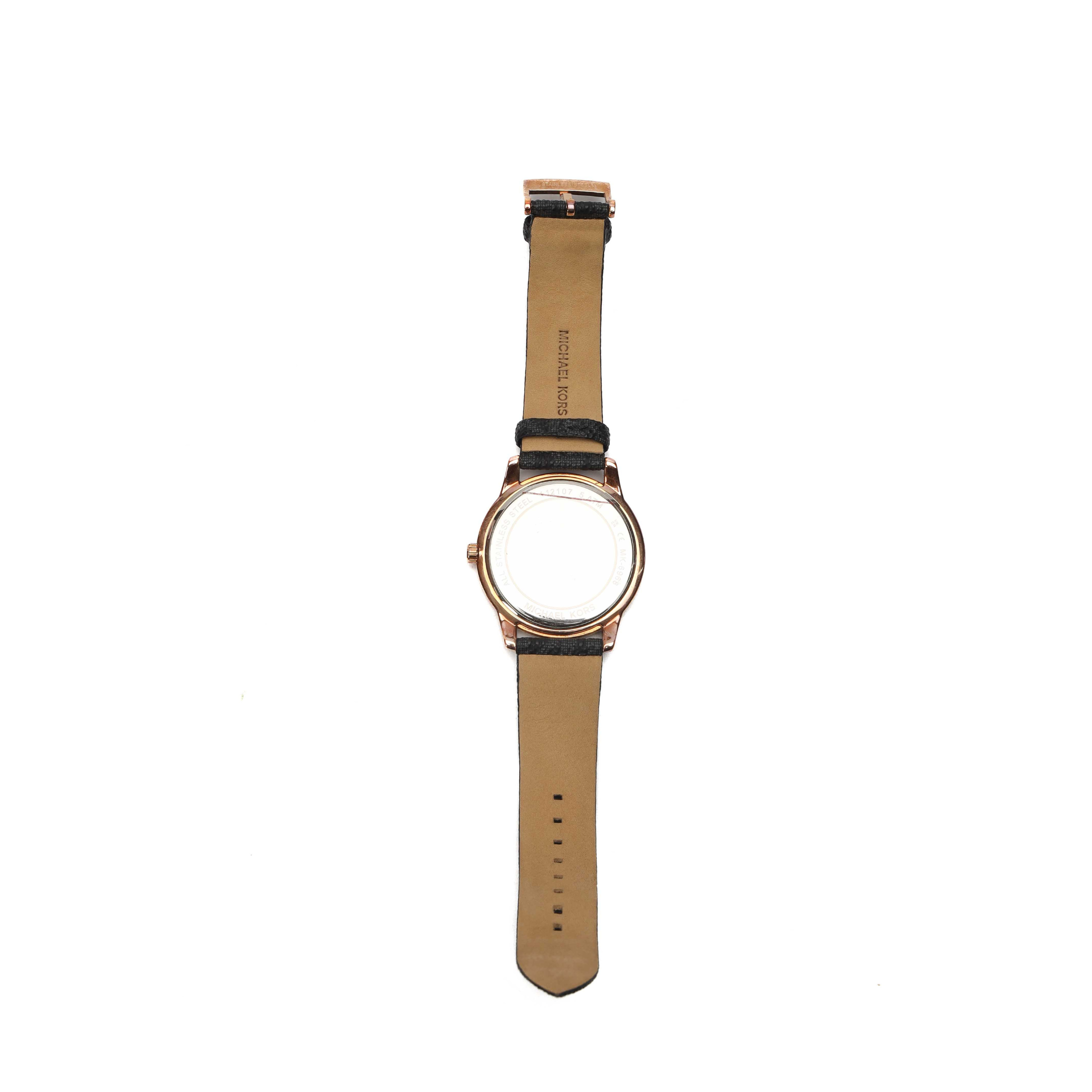Michael Kors Women Black Analogue Watch