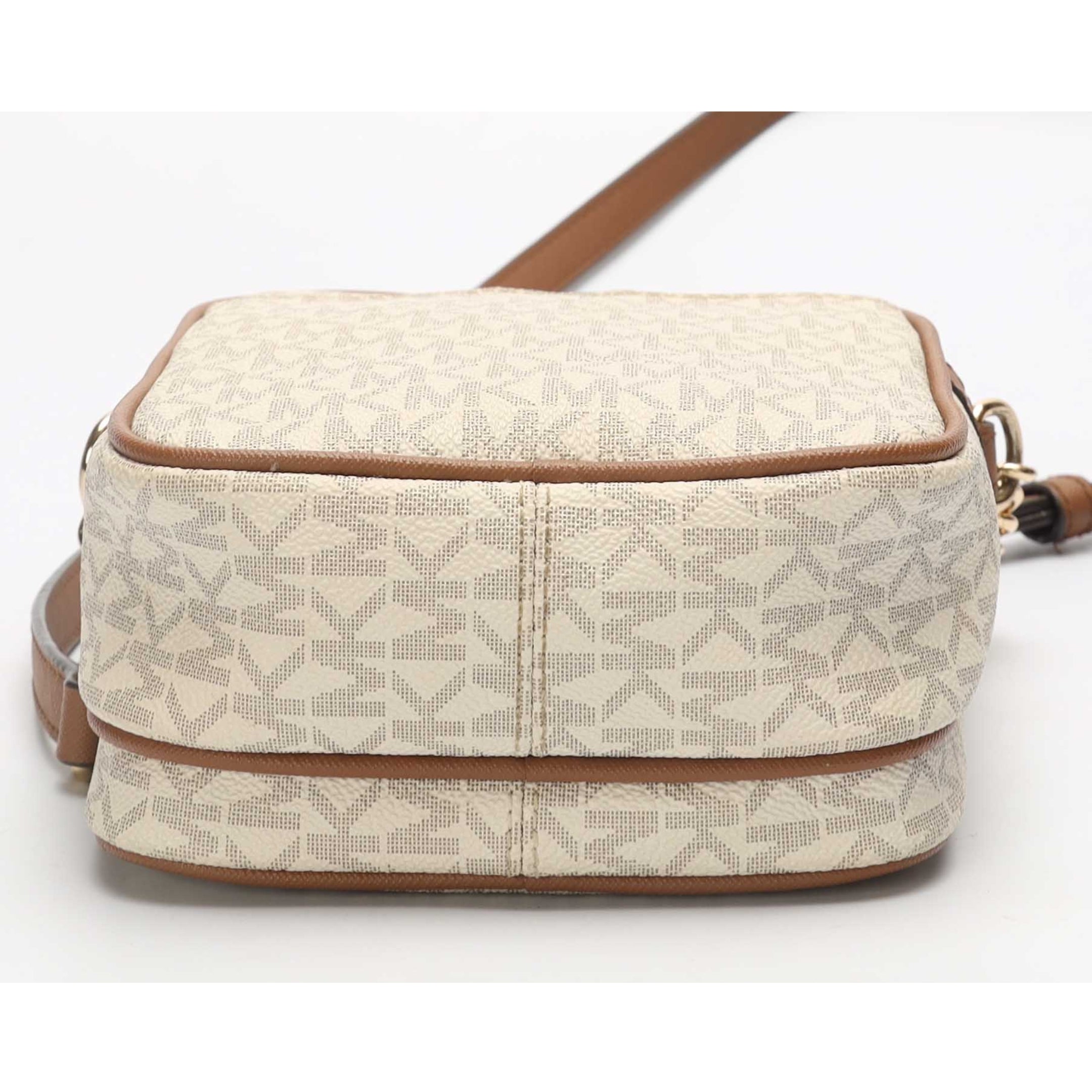 Michael Kors Vanilla Jet Set Travel Logo Crossbody Bag