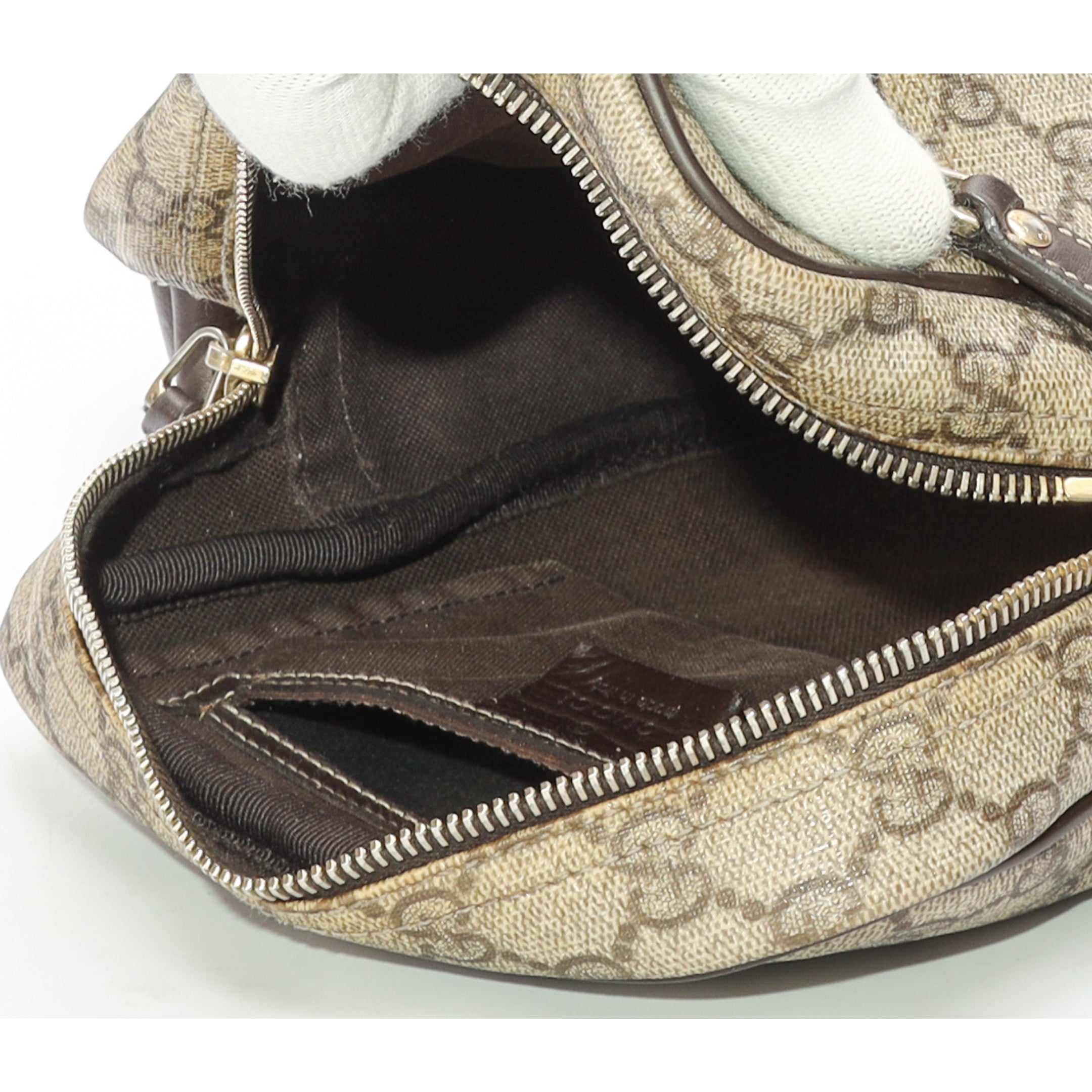 Gucci Beige GG Supreme Flat Messenger Bag