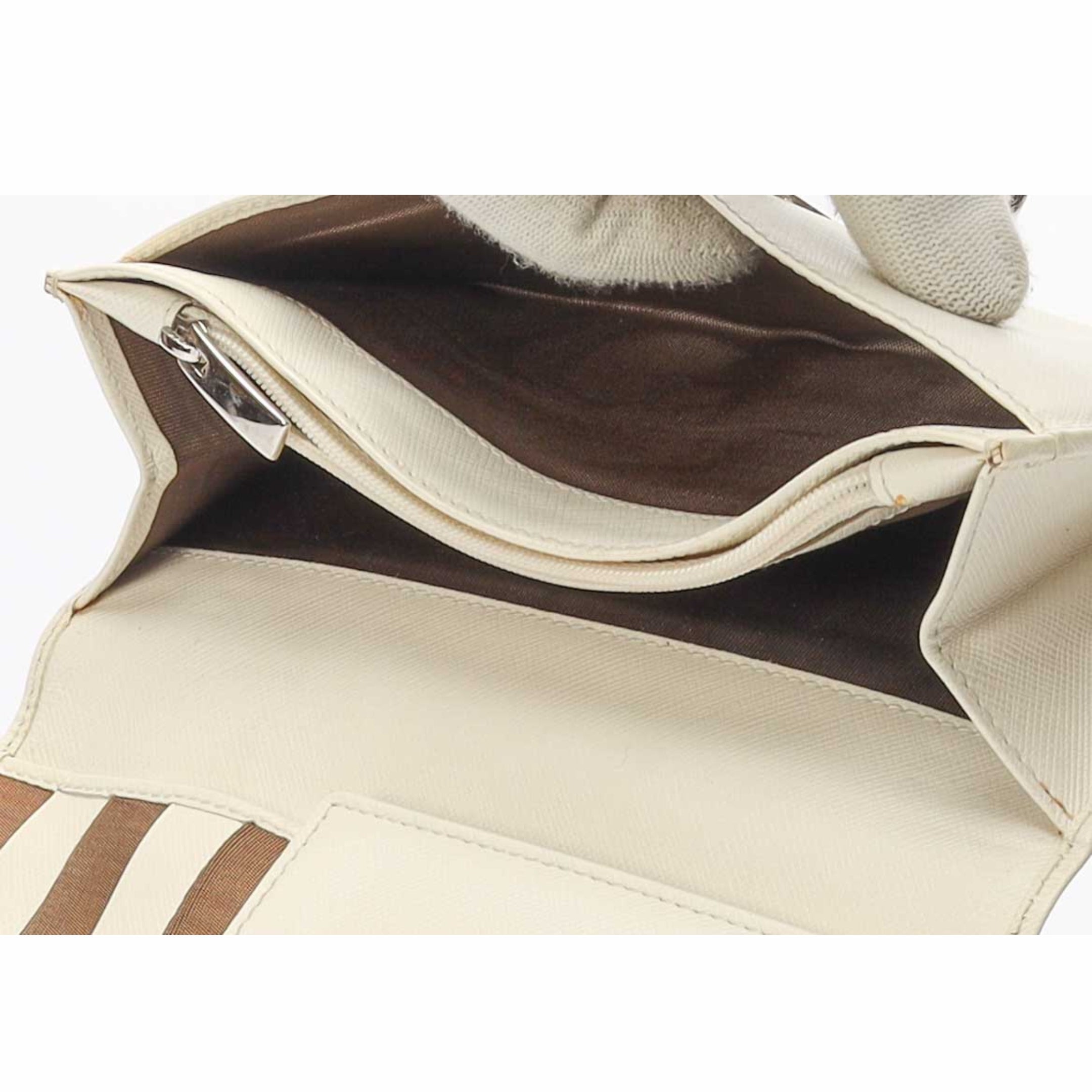Salvatore Ferragamo White Gancini Vitello Continental Wallet