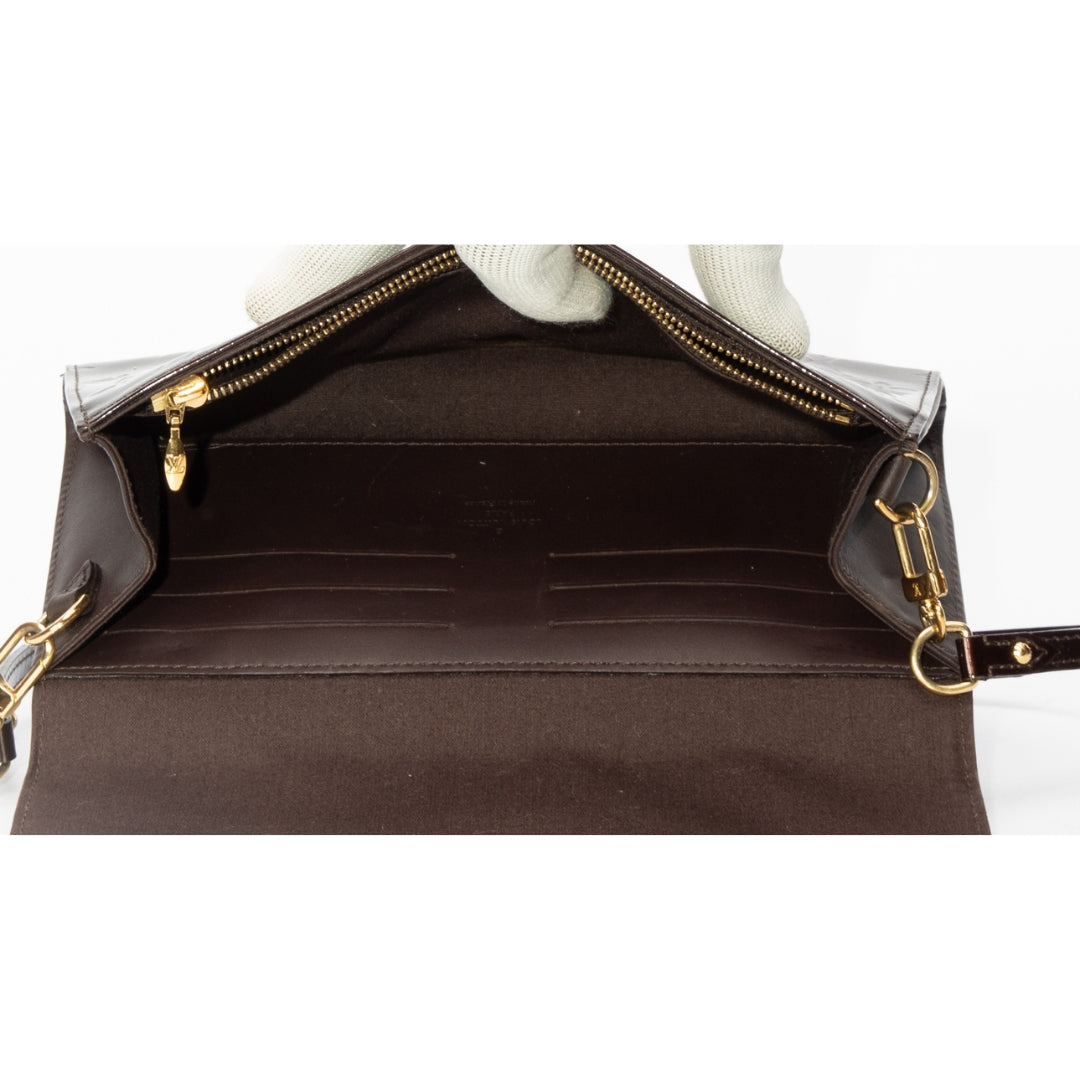 Louis Vuitton Amarante Monogram Vernis Rossmore MM Clutch