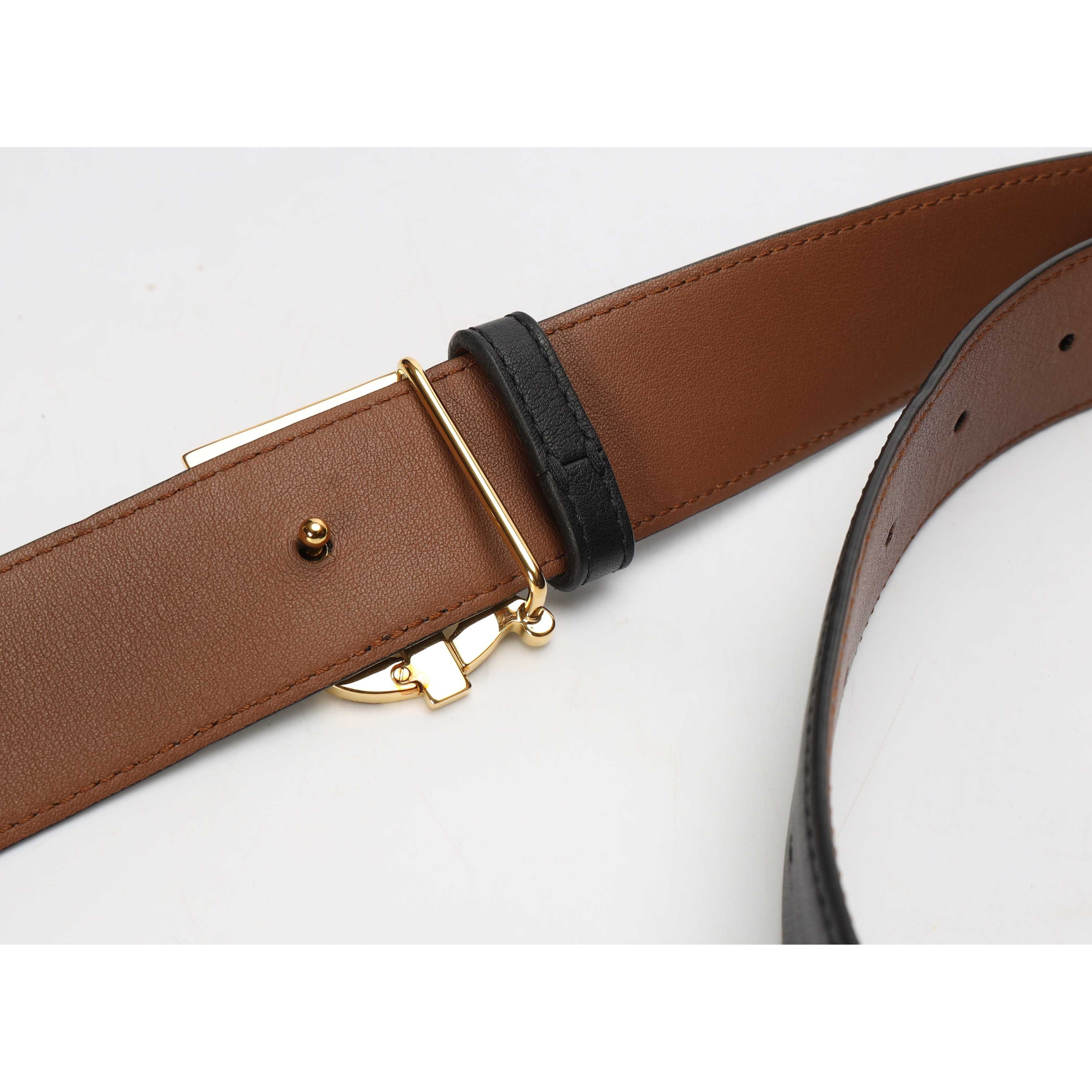 Burberry Thin Leather Reversible TB Belt