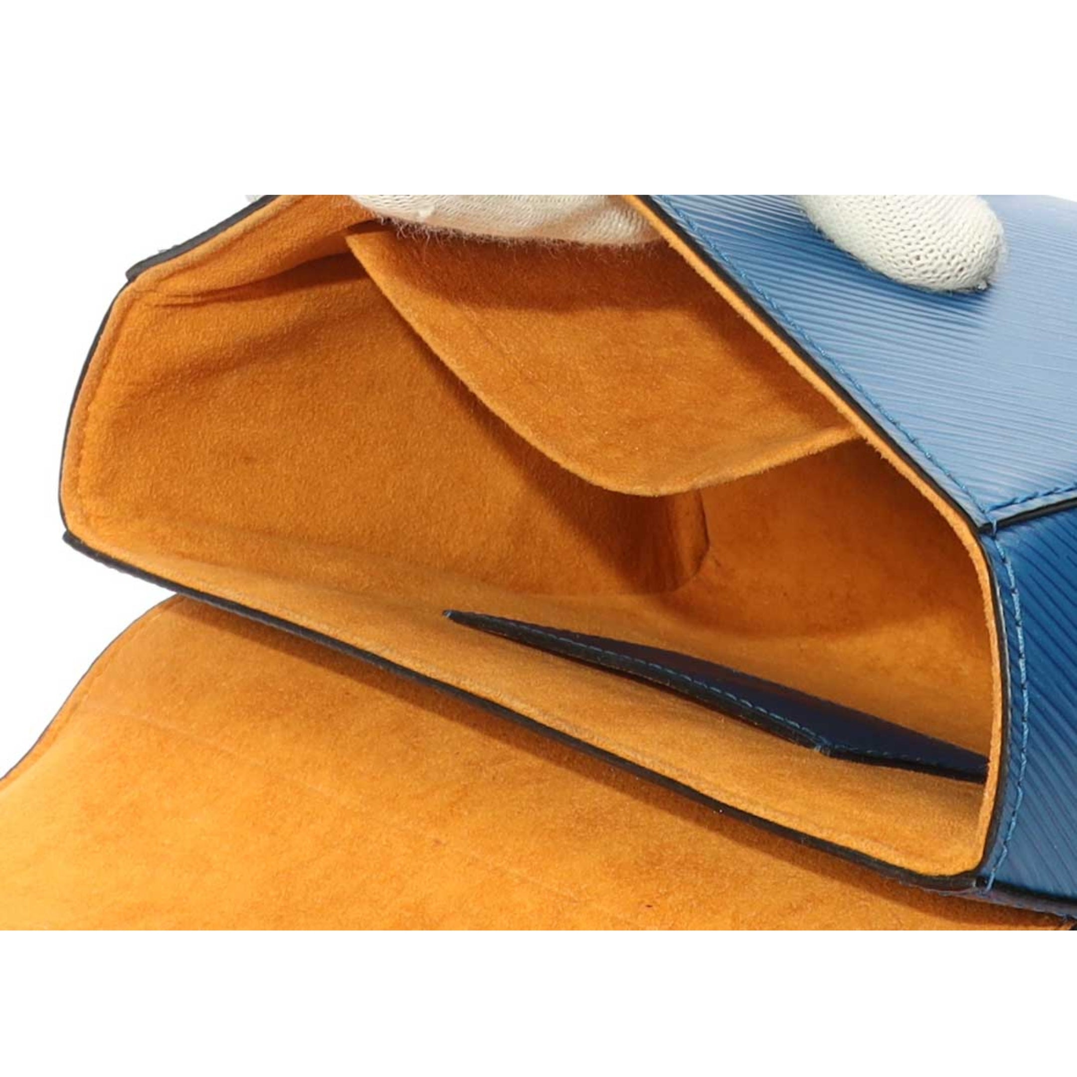 Louis Vuitton Twist MM Epi Blue Shoulder Bag