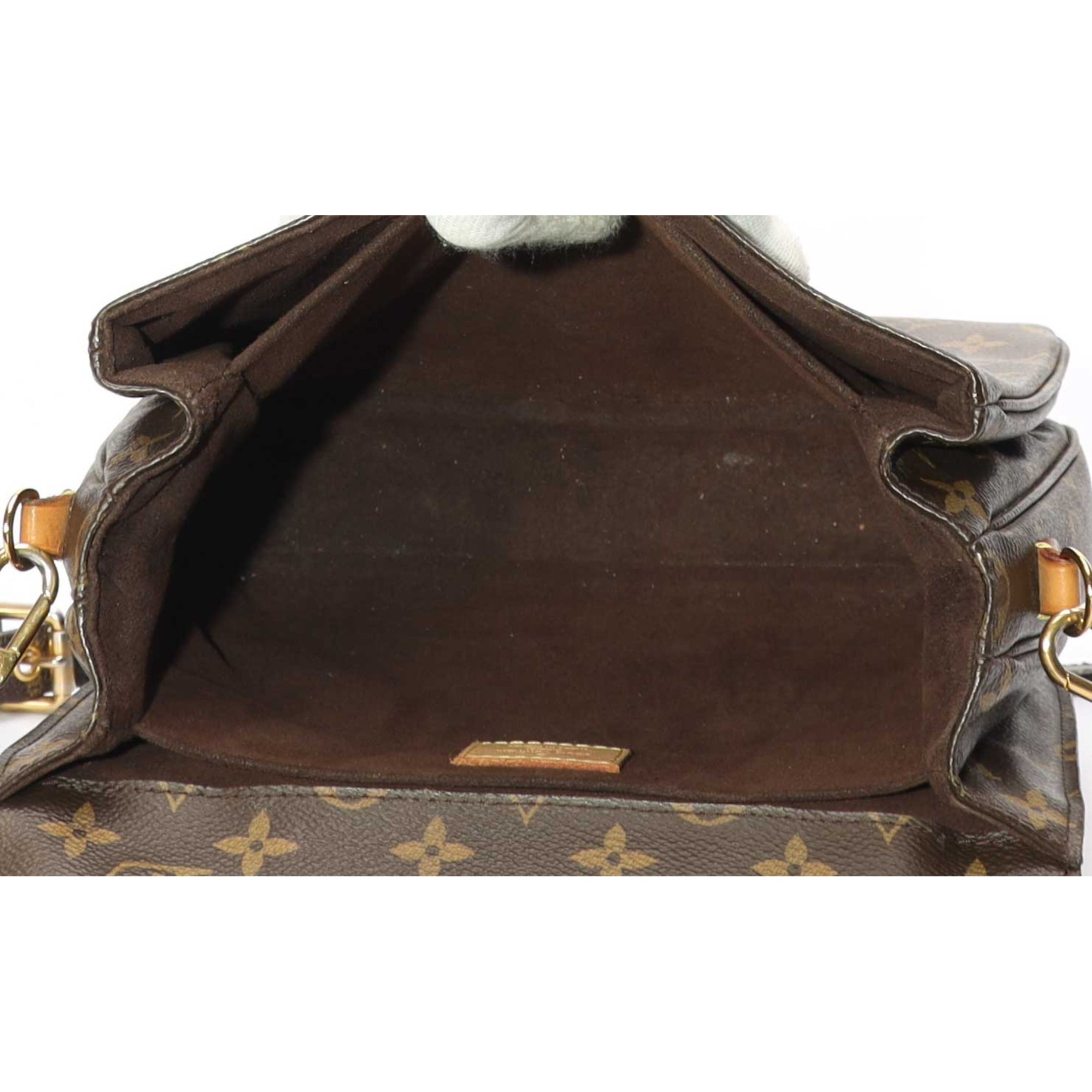 Louis Vuitton Pochette Métis Crossbody Bag