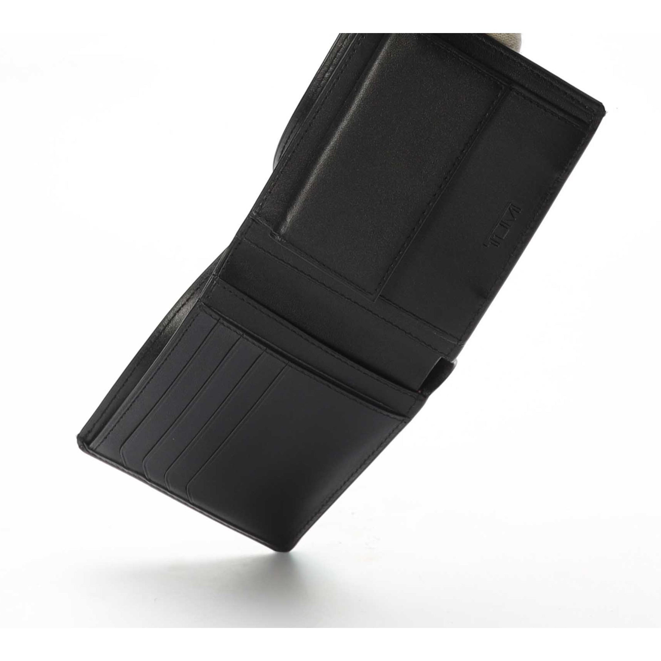 Tumi Nassau Slg Global Wallet W Coin Pocket