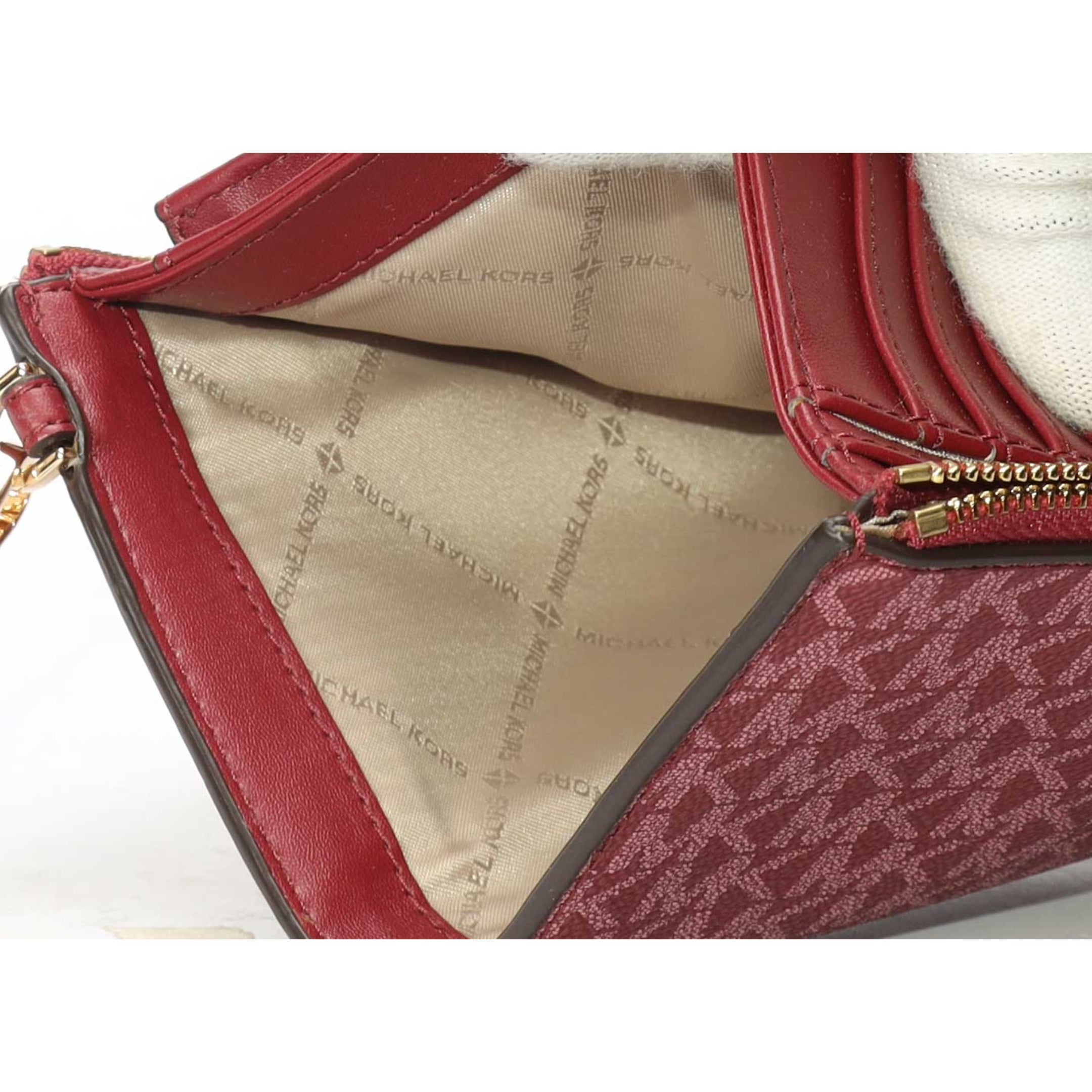 Michael Kors Maroon Jet Set Logo Smartphone Wallet