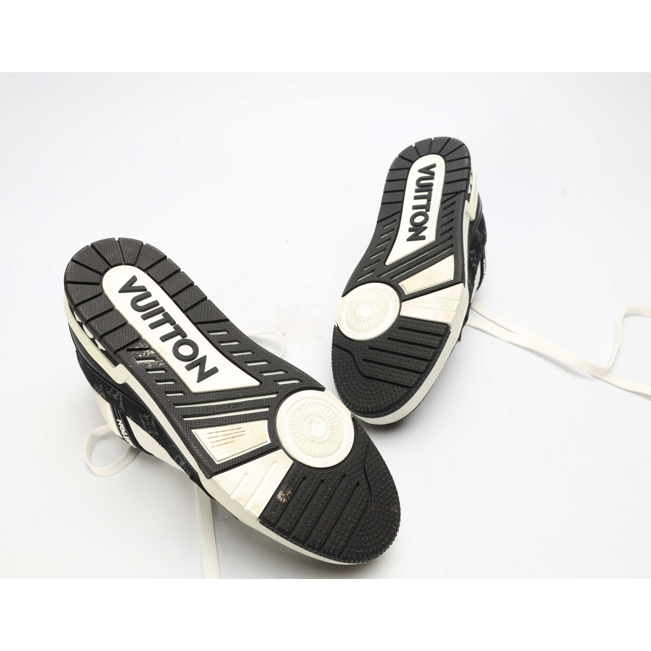 Louis Vuitton Logo Trainer Sneakers