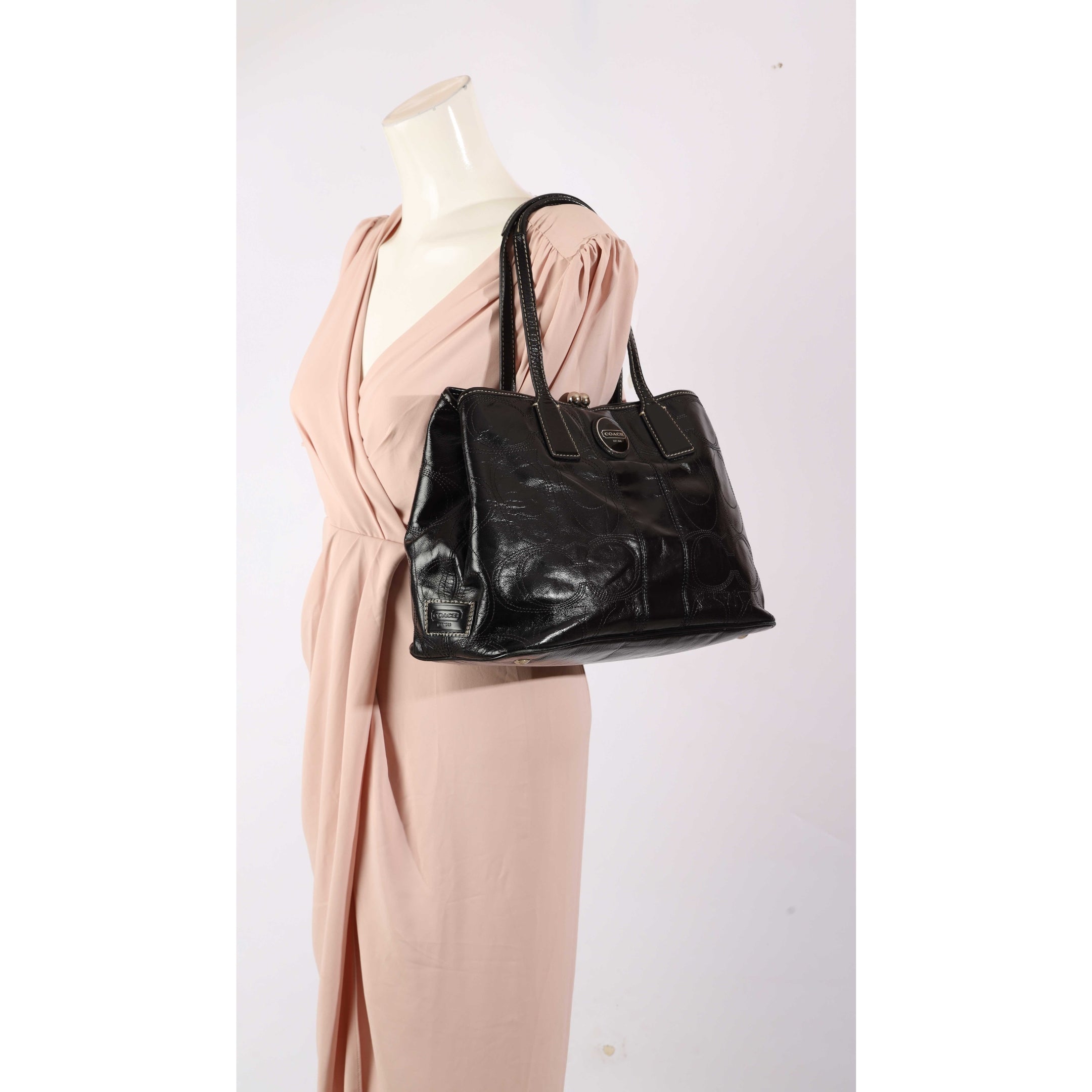 Coach Black Kiss lock Shoulder Bag