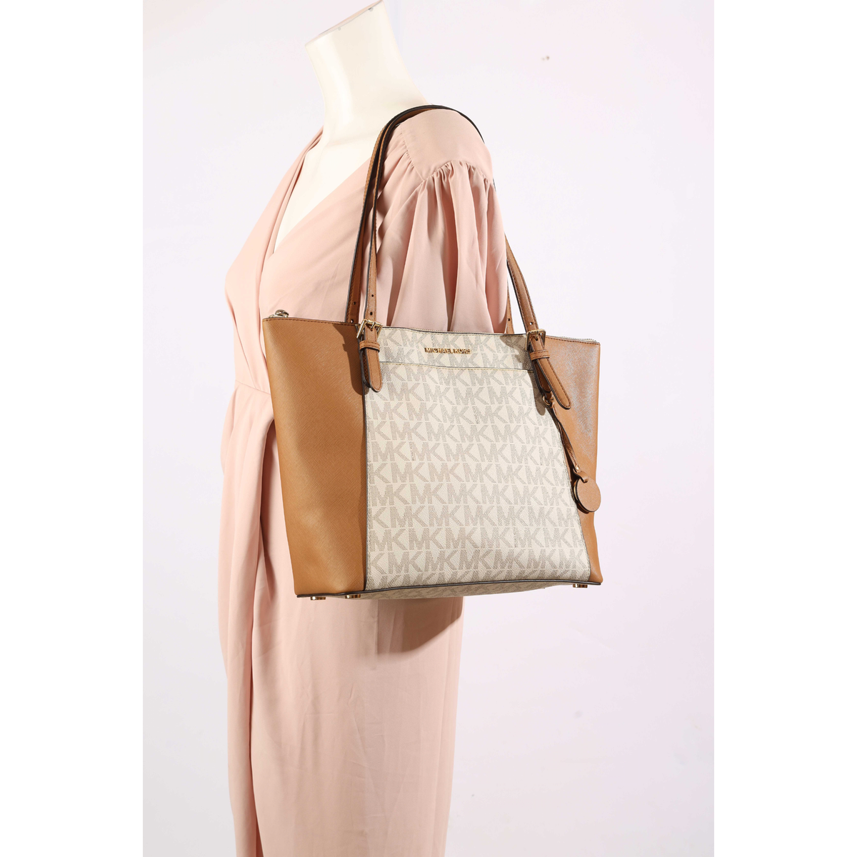 Michael Kors Voyager Tote