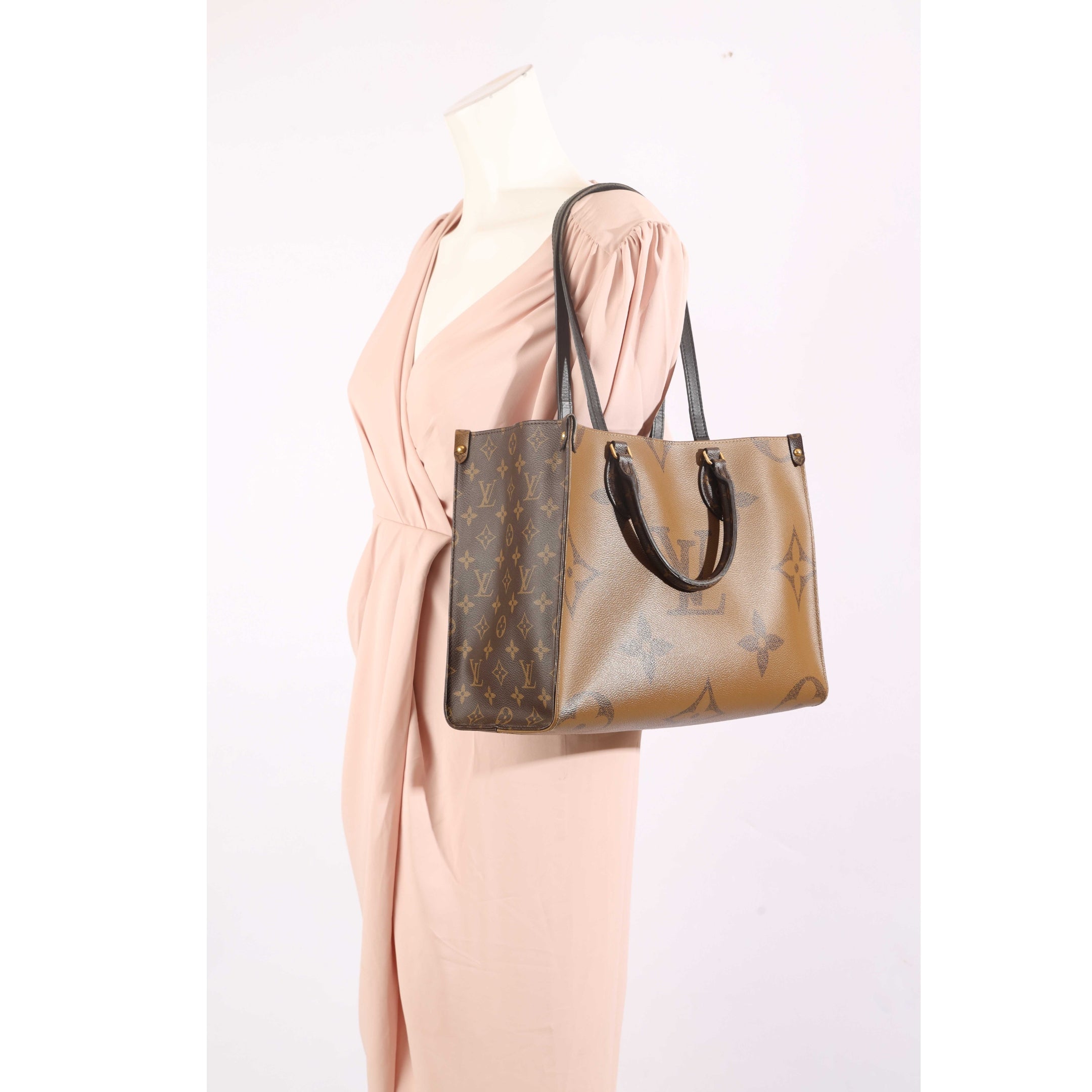 Louis Vuitton OnTheGo MM Tote