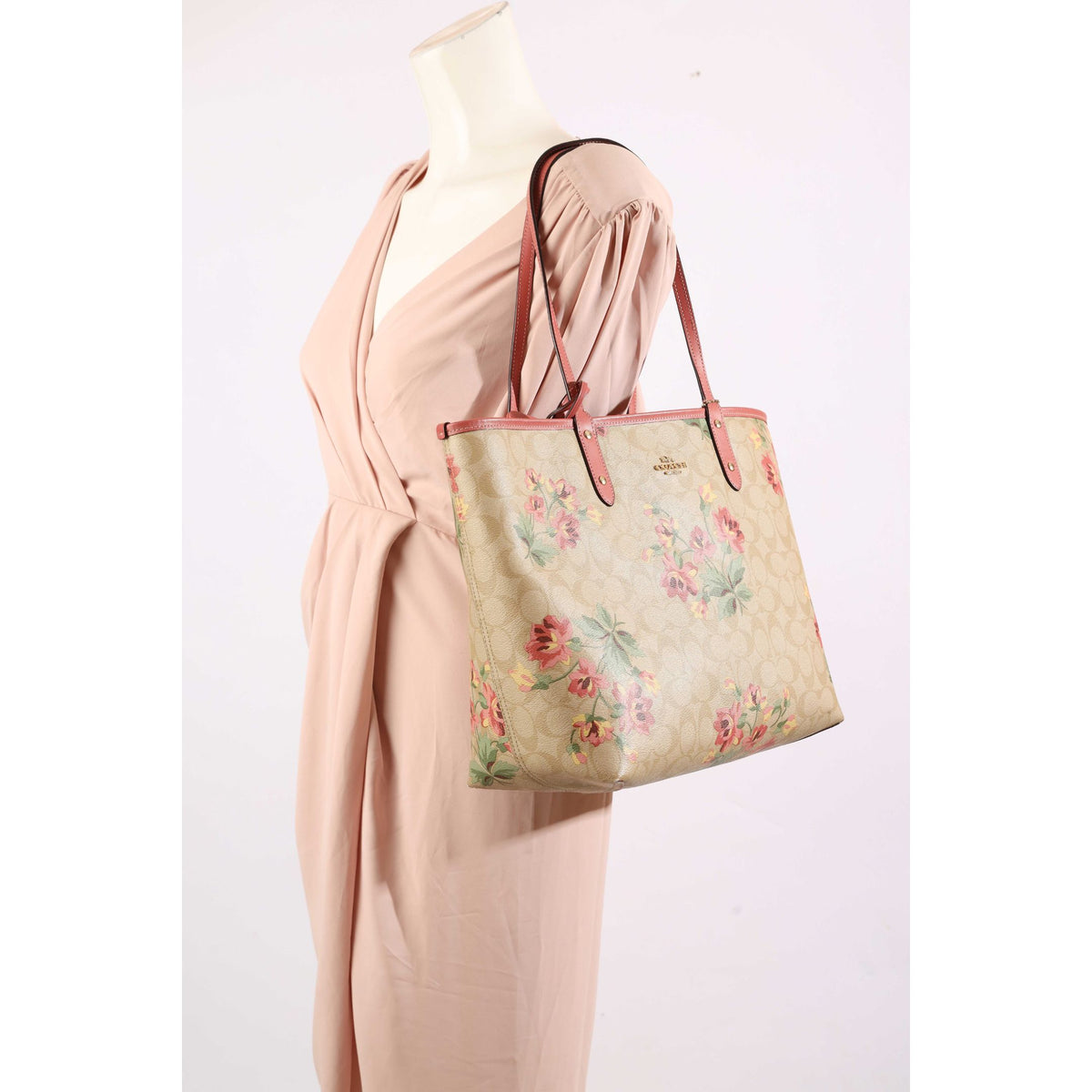 Coach Lily Signature City Tote