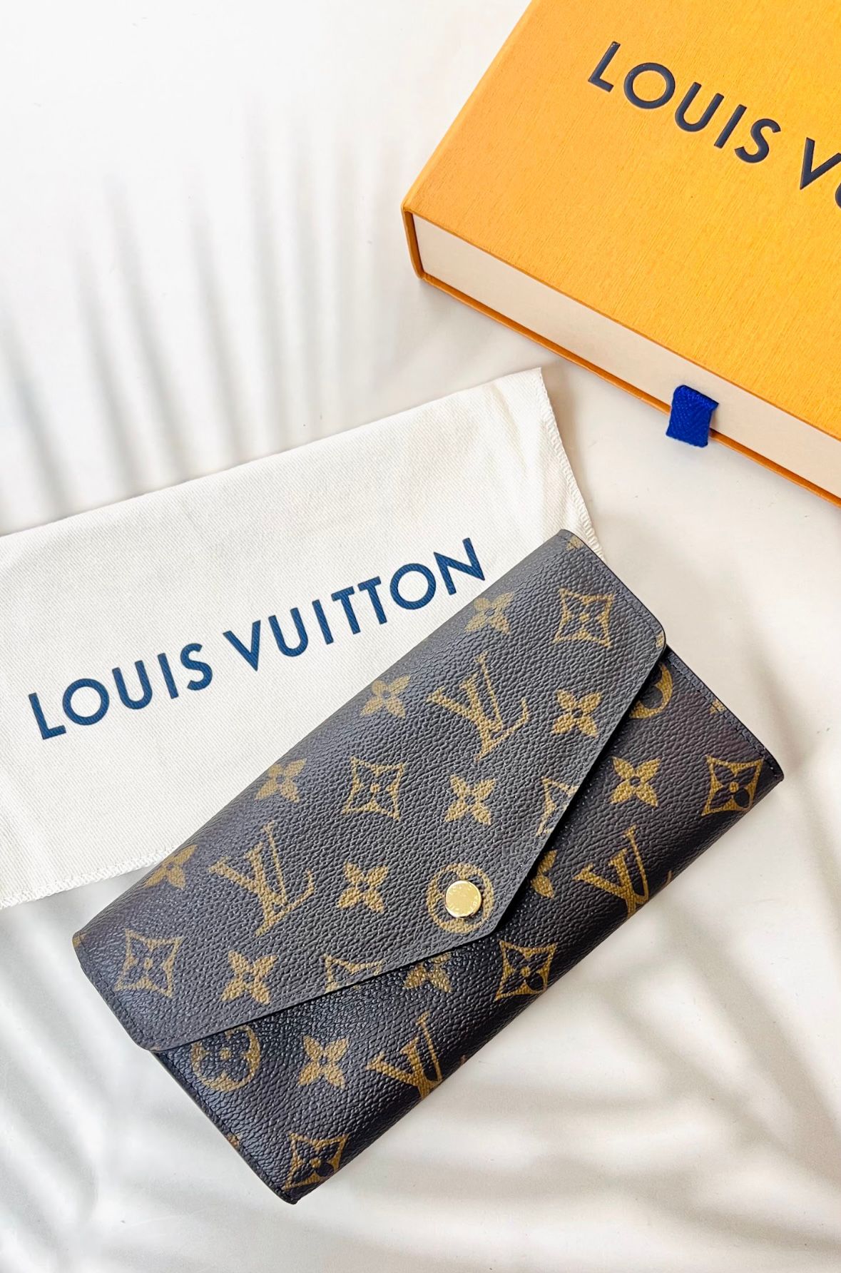 Louis Vuitton Sarah Wallet